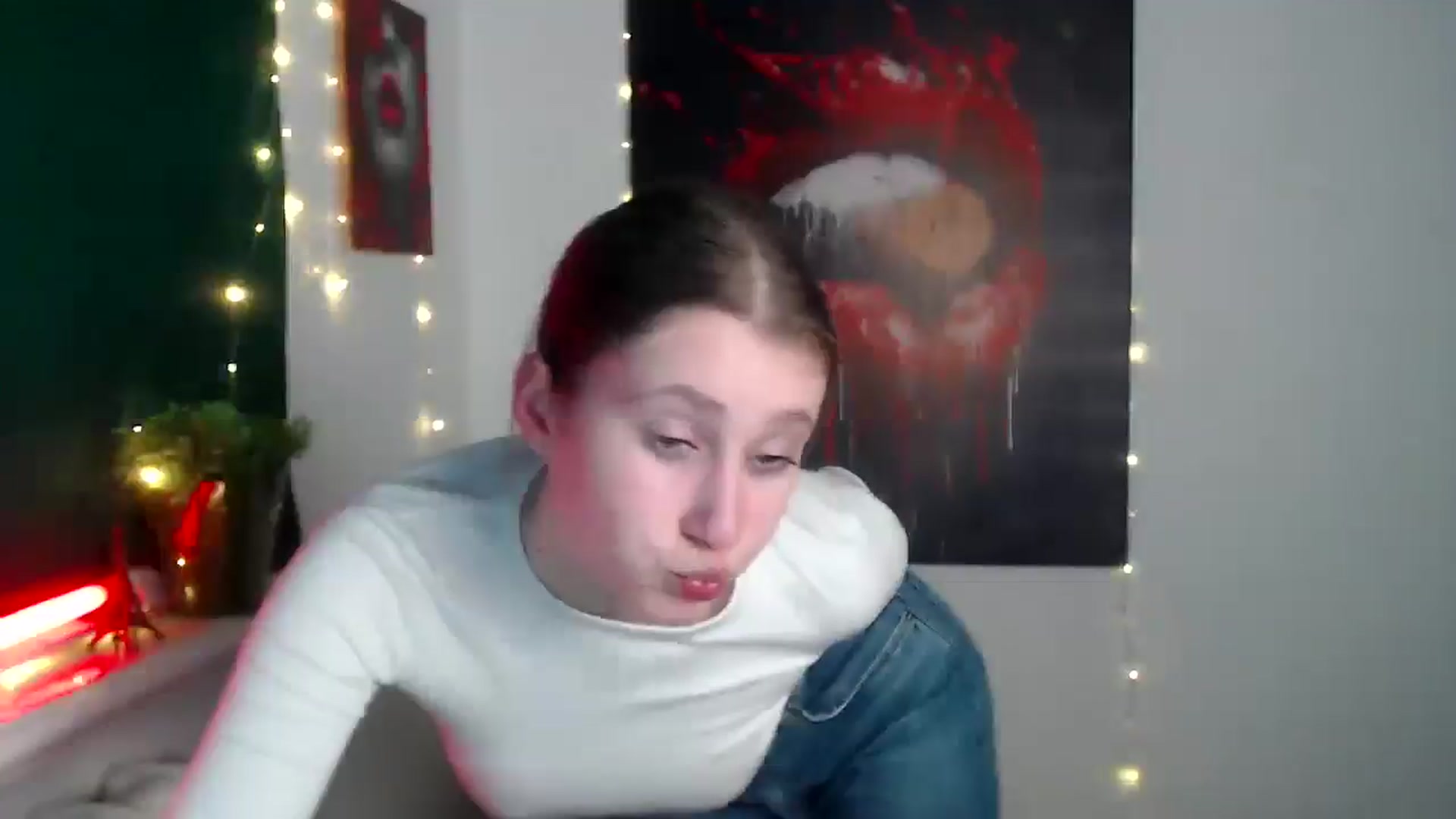 Gallery image thumbnail from Kamilochkaaa_'s myfreecams stream on, 12/09/2025, 18:38 image 20 of 20