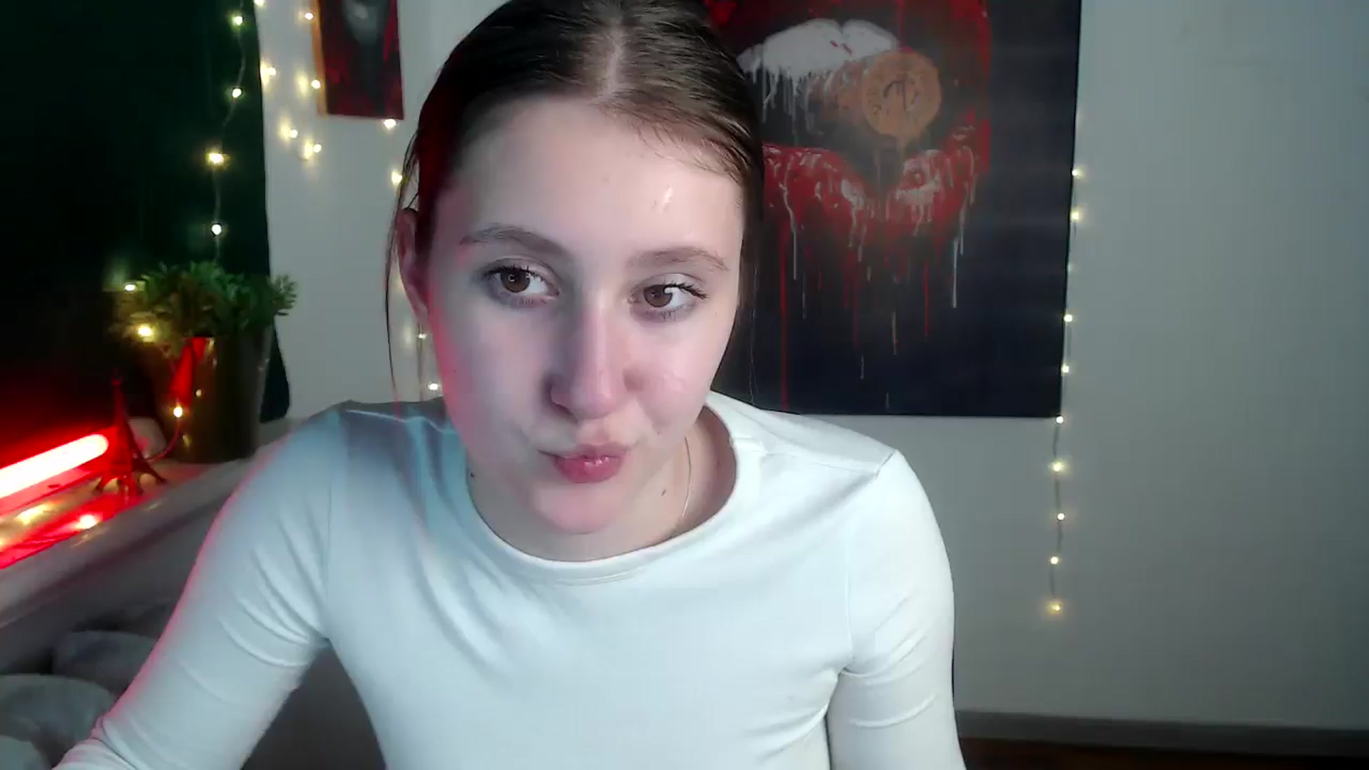 Gallery image thumbnail from Kamilochkaaa_'s myfreecams stream on, 12/09/2025, 18:38 image 6 of 20