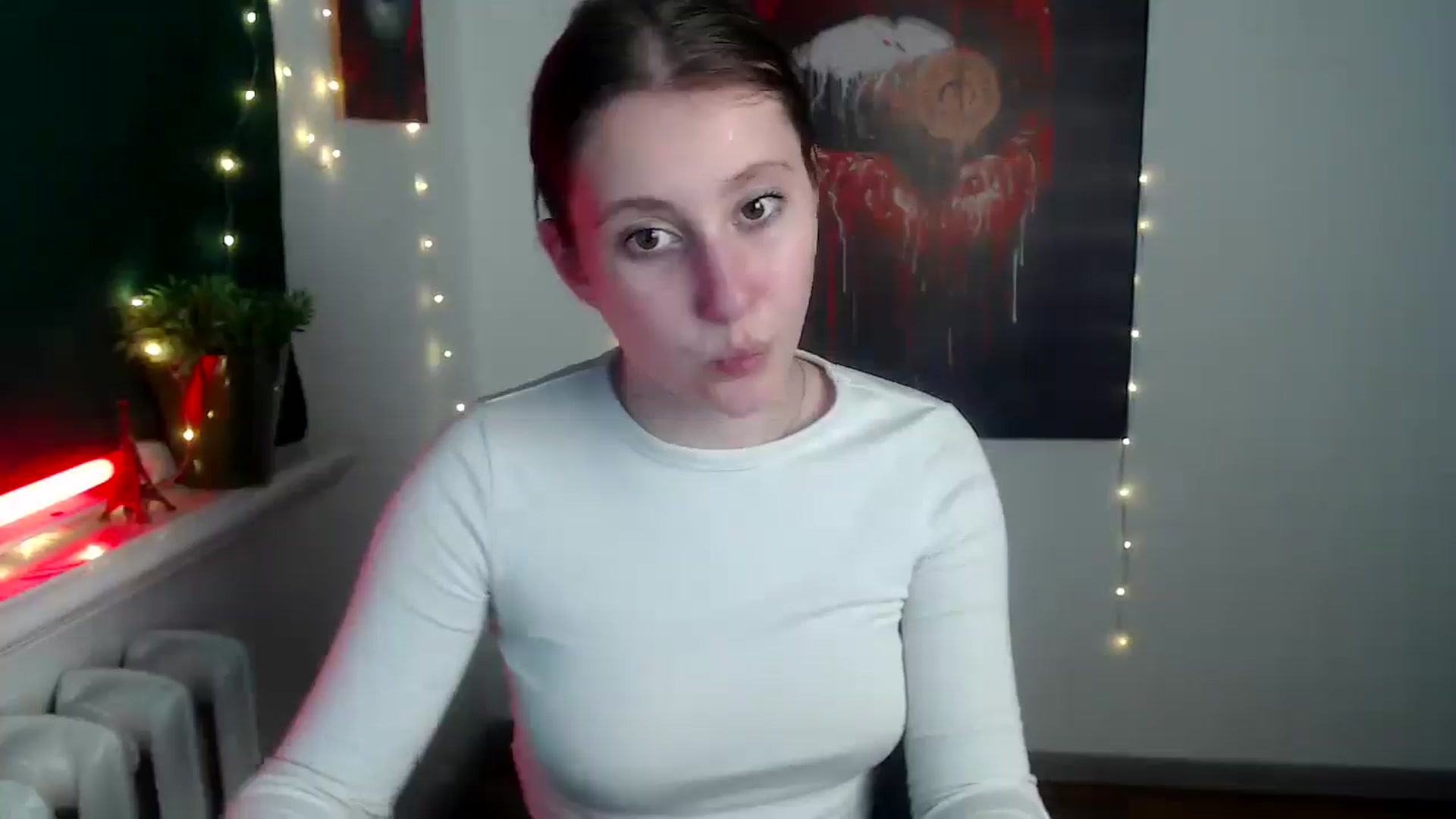 Gallery image thumbnail from Kamilochkaaa_'s myfreecams stream on, 12/09/2025, 18:38 image 14 of 20