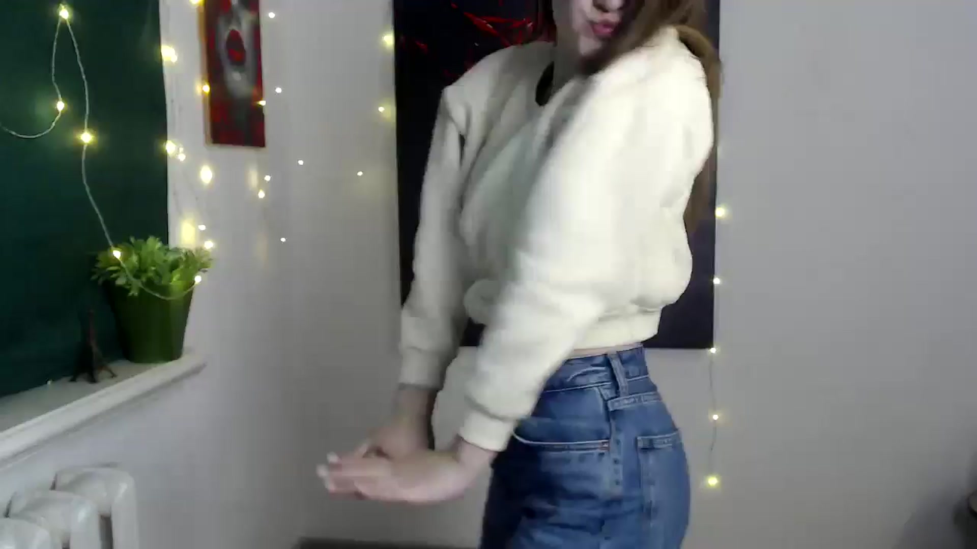 Gallery image thumbnail from Kamilochkaaa_'s myfreecams stream on, 12/17/2025, 16:40 image 14 of 20