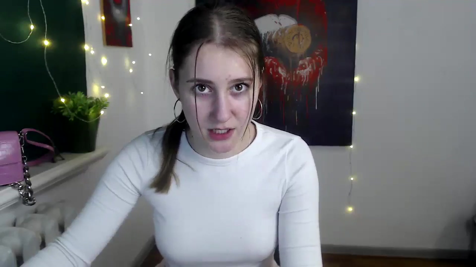 Gallery image thumbnail from Kamilochkaaa_'s myfreecams stream on, 12/18/2025, 18:46 image 9 of 20