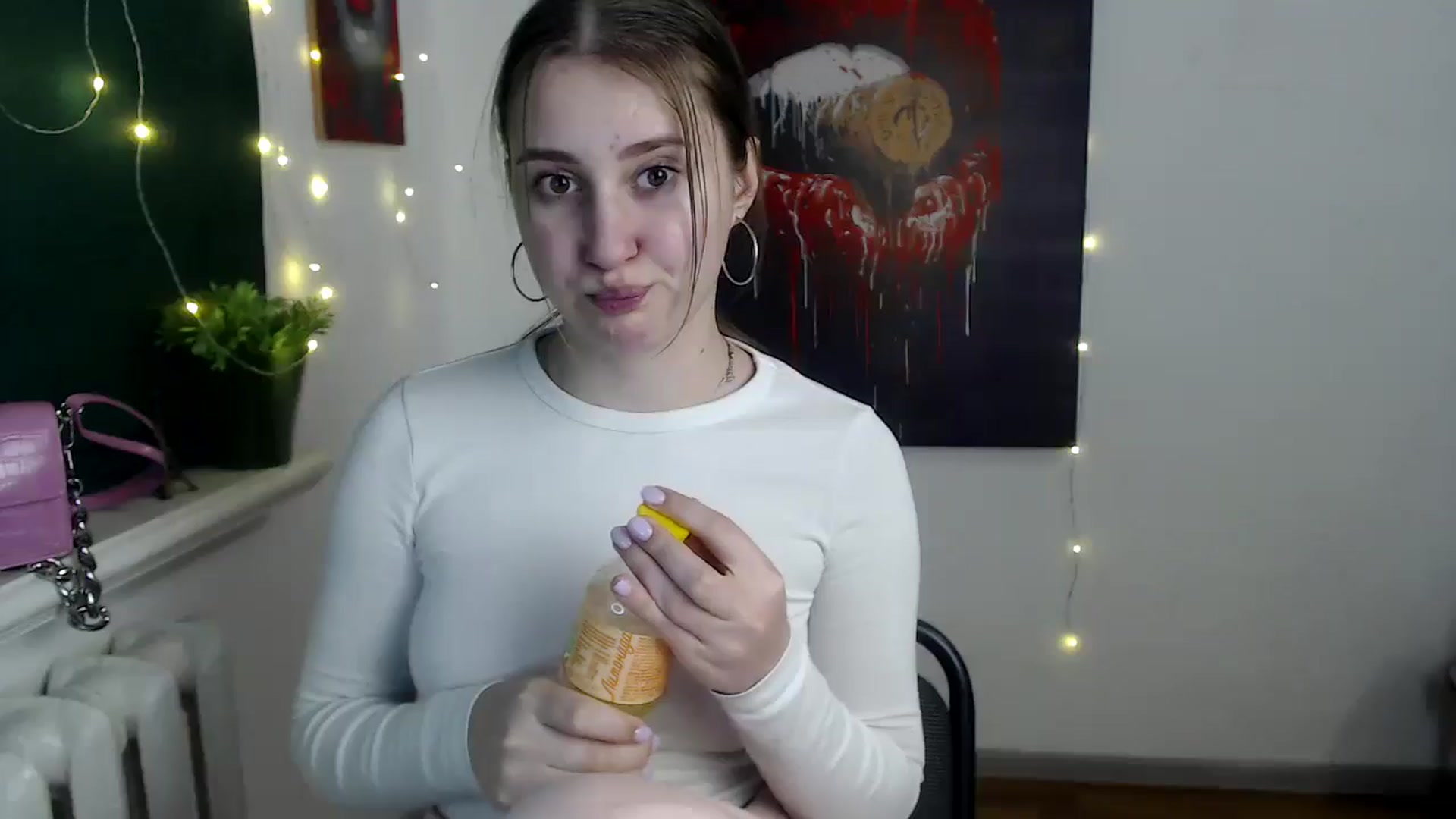 Gallery image thumbnail from Kamilochkaaa_'s myfreecams stream on, 12/18/2025, 18:46 image 2 of 20