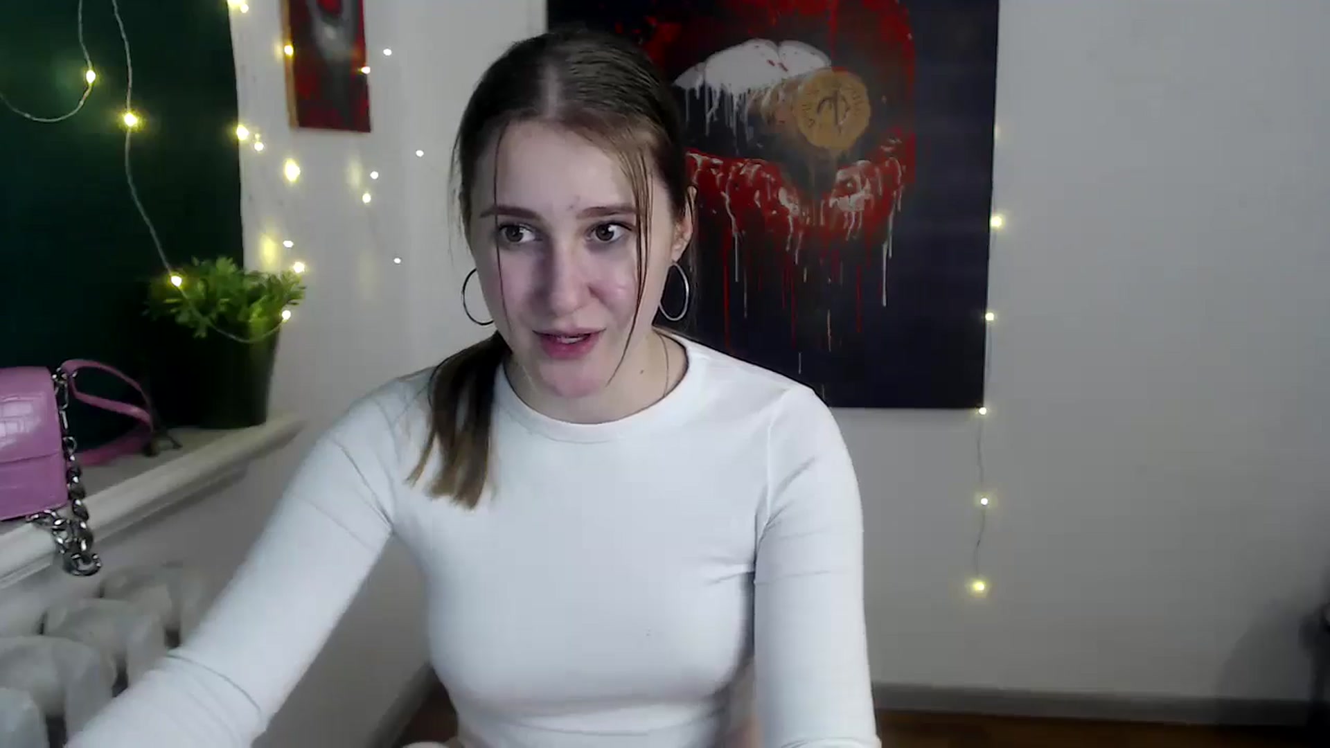 Gallery image thumbnail from Kamilochkaaa_'s myfreecams stream on, 12/18/2025, 18:46 image 11 of 20