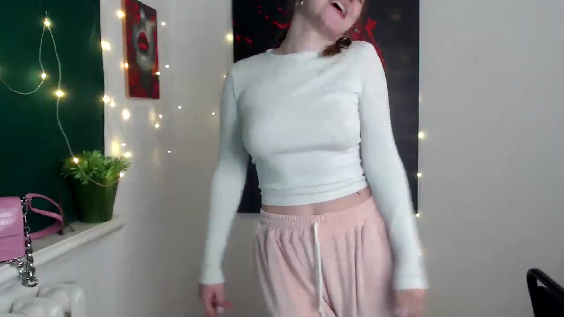 Gallery image thumbnail from Kamilochkaaa_'s myfreecams stream on, 12/18/2025, 18:46 image 12 of 20