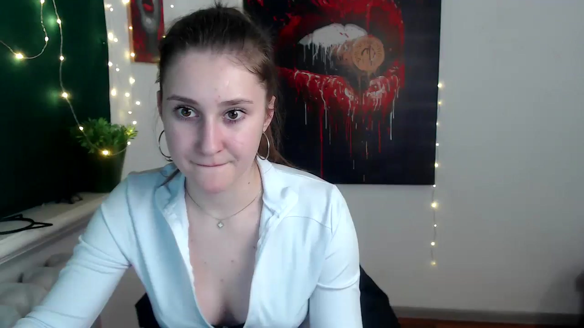 Gallery image thumbnail from Kamilochkaaa_'s myfreecams stream on, 12/21/2025, 18:10 image 16 of 20