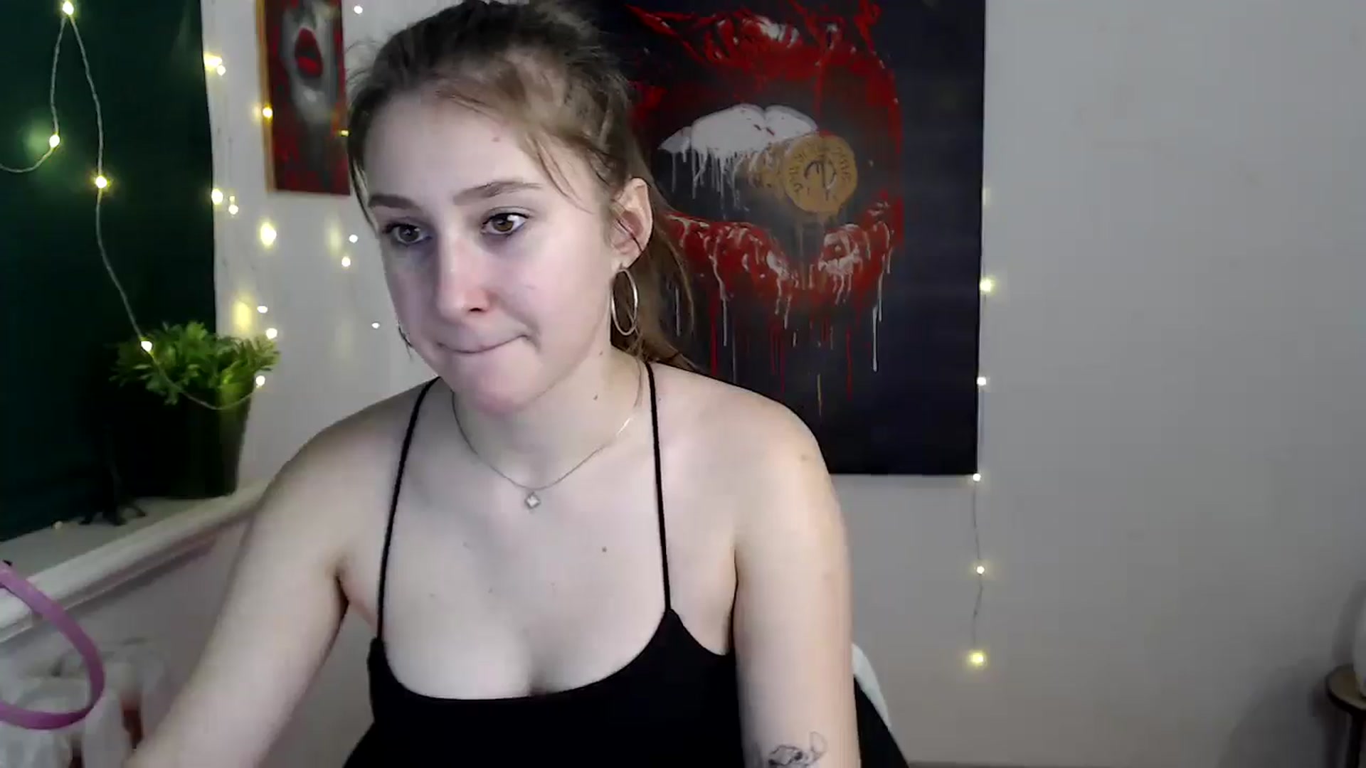 Gallery image thumbnail from Kamilochkaaa_'s myfreecams stream on, 12/27/2025, 15:58 image 14 of 20