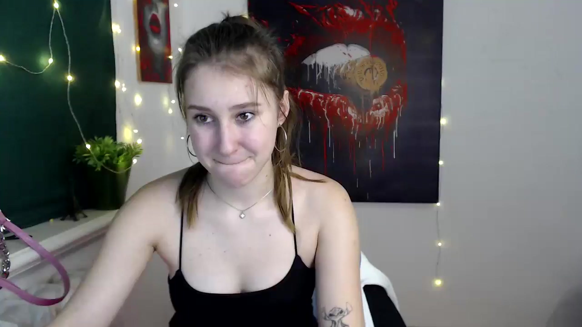 Gallery image thumbnail from Kamilochkaaa_'s myfreecams stream on, 12/27/2025, 15:58 image 1 of 20