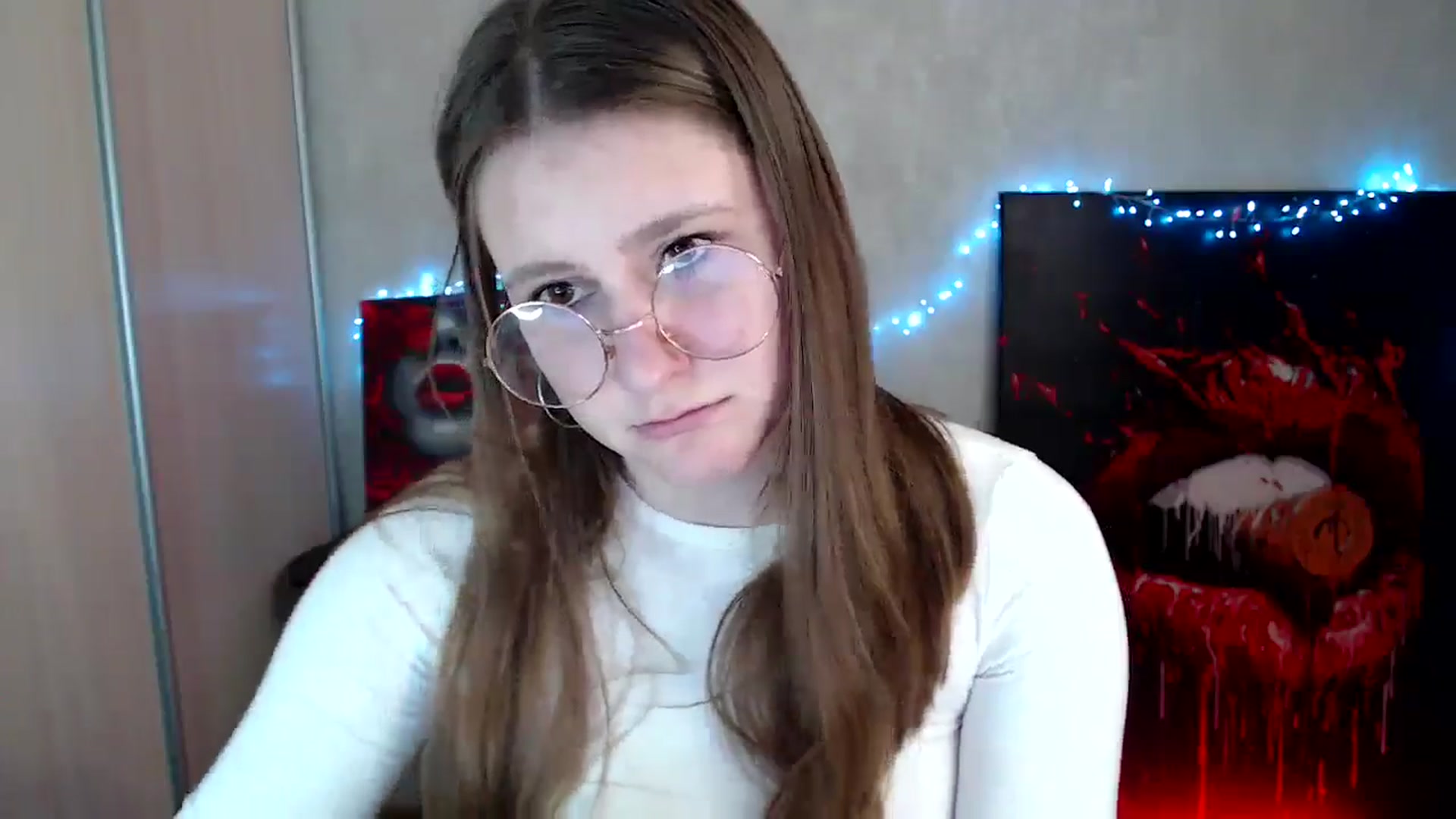 Gallery image thumbnail from Kamilochkaaa_'s myfreecams stream on, 04/05/2026, 14:27 image 10 of 20