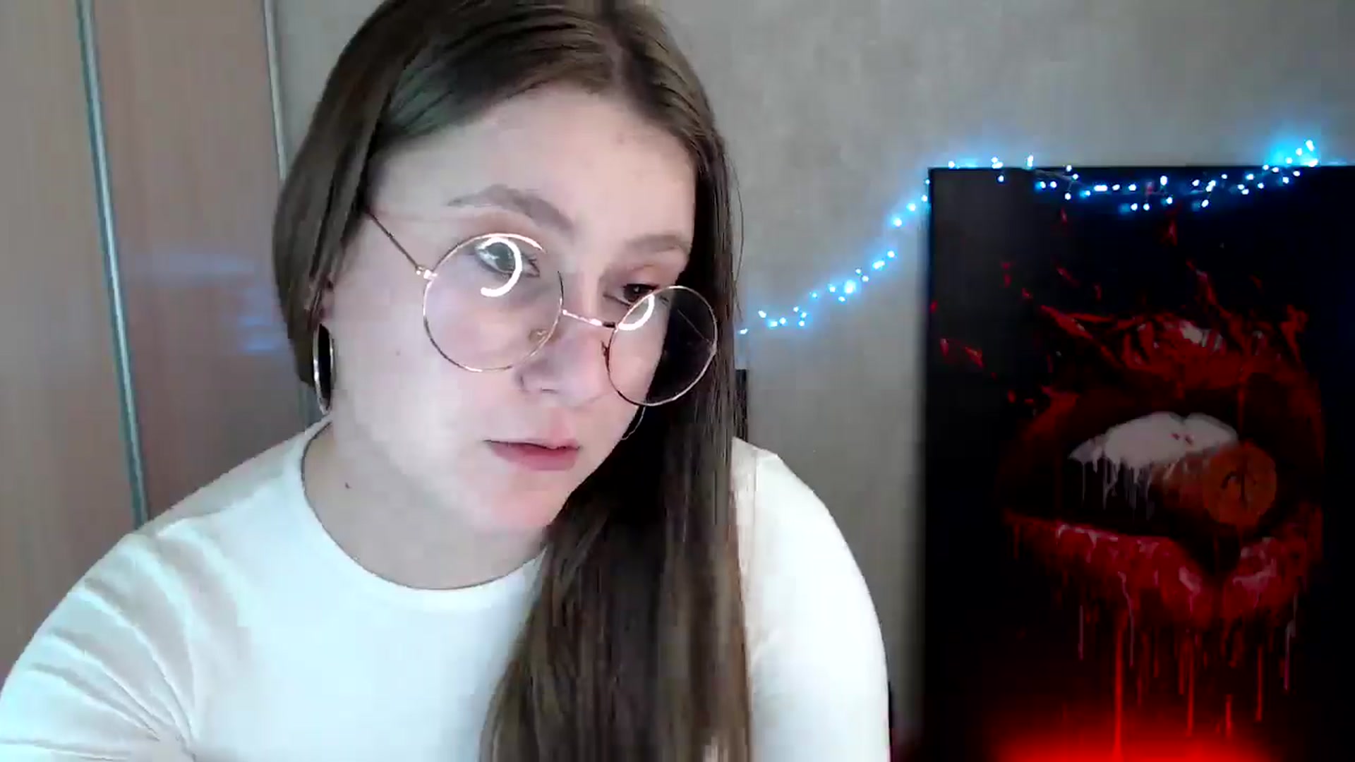 Gallery image thumbnail from Kamilochkaaa_'s myfreecams stream on, 04/05/2026, 14:27 image 14 of 20