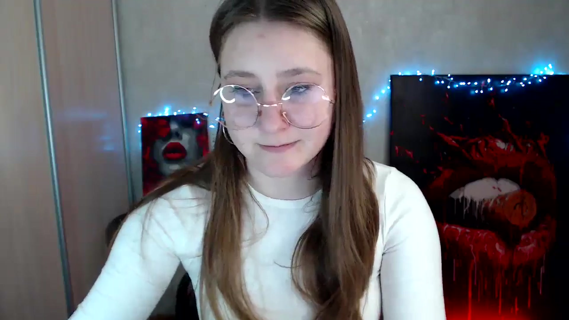 Gallery image thumbnail from Kamilochkaaa_'s myfreecams stream on, 04/05/2026, 14:27 image 9 of 20