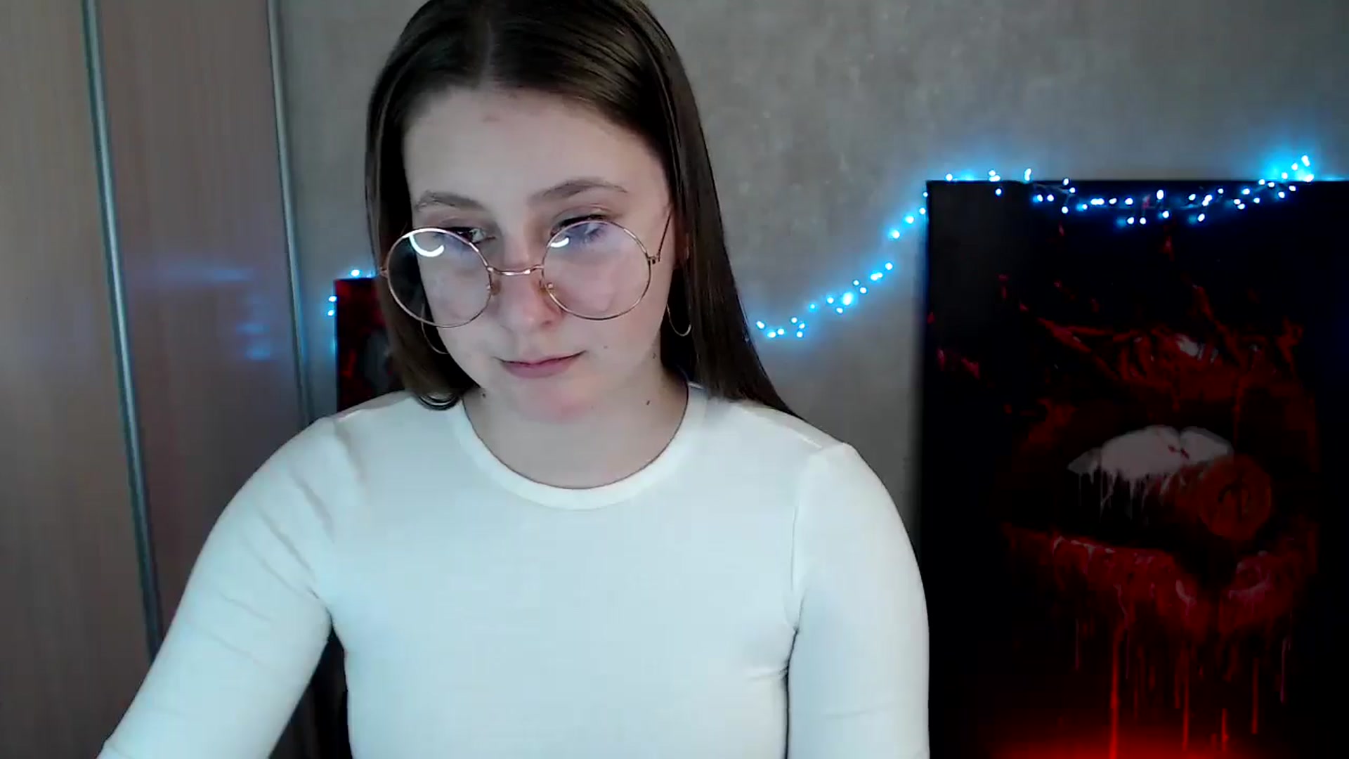 Gallery image thumbnail from Kamilochkaaa_'s myfreecams stream on, 04/05/2026, 14:27 image 2 of 20