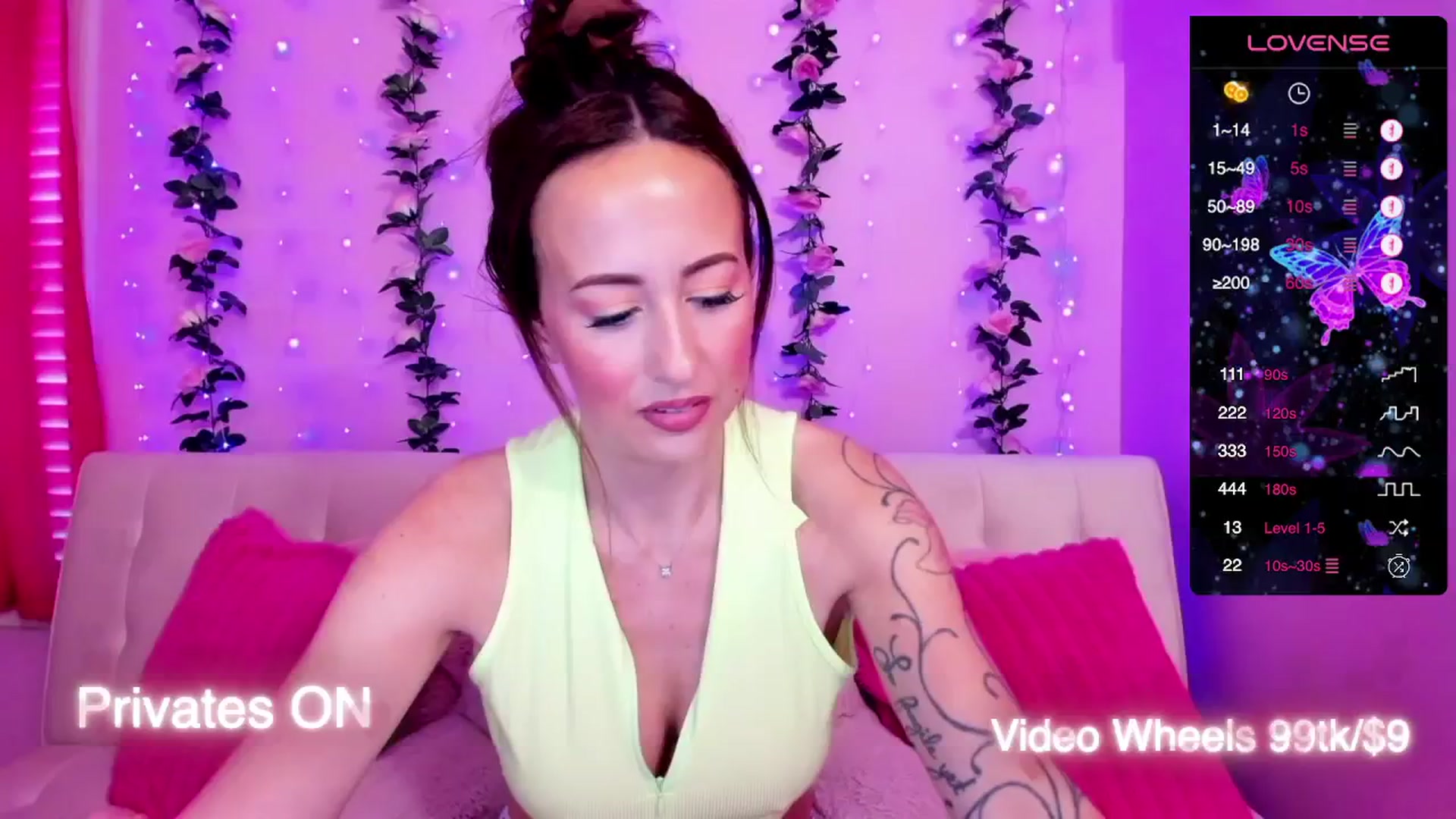 Gallery image thumbnail from Kandiss_K's myfreecams stream on, 06/27/2025, 16:01 image 17 of 20