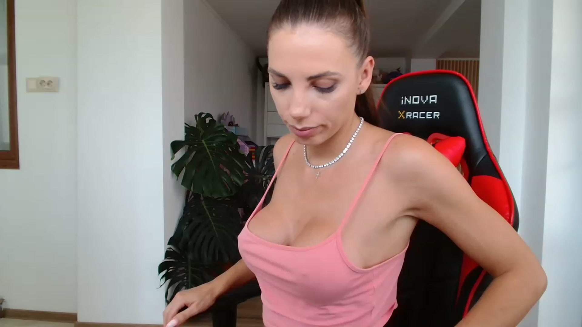 Gallery image thumbnail from Kandy_C's myfreecams stream on, 07/25/2023, 14:32 image 5 of 20