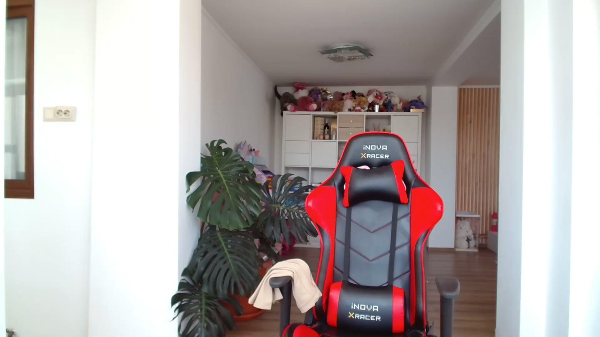 Gallery image thumbnail from Kandy_C's myfreecams stream on, 08/03/2023, 13:20 image 19 of 20