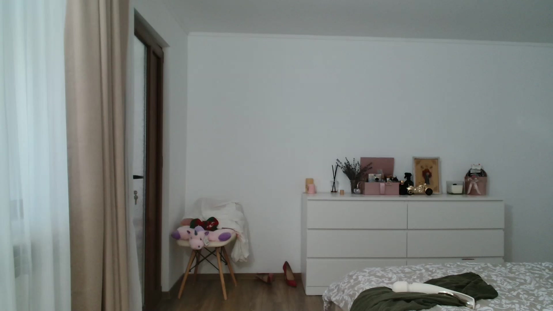 Gallery image thumbnail from Kandy_C's myfreecams stream on, 12/22/2023, 14:32 image 2 of 20