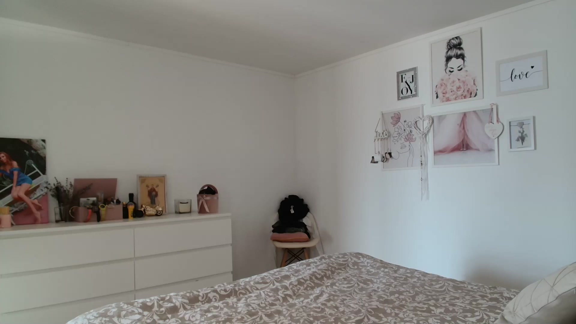 Gallery image thumbnail from Kandy_C's myfreecams stream on, 02/16/2024, 13:44 image 9 of 20