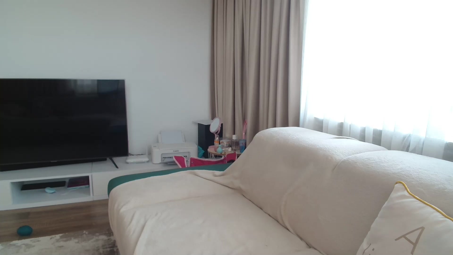 Gallery image thumbnail from Kandy_C's myfreecams stream on, 02/27/2024, 14:14 image 9 of 20