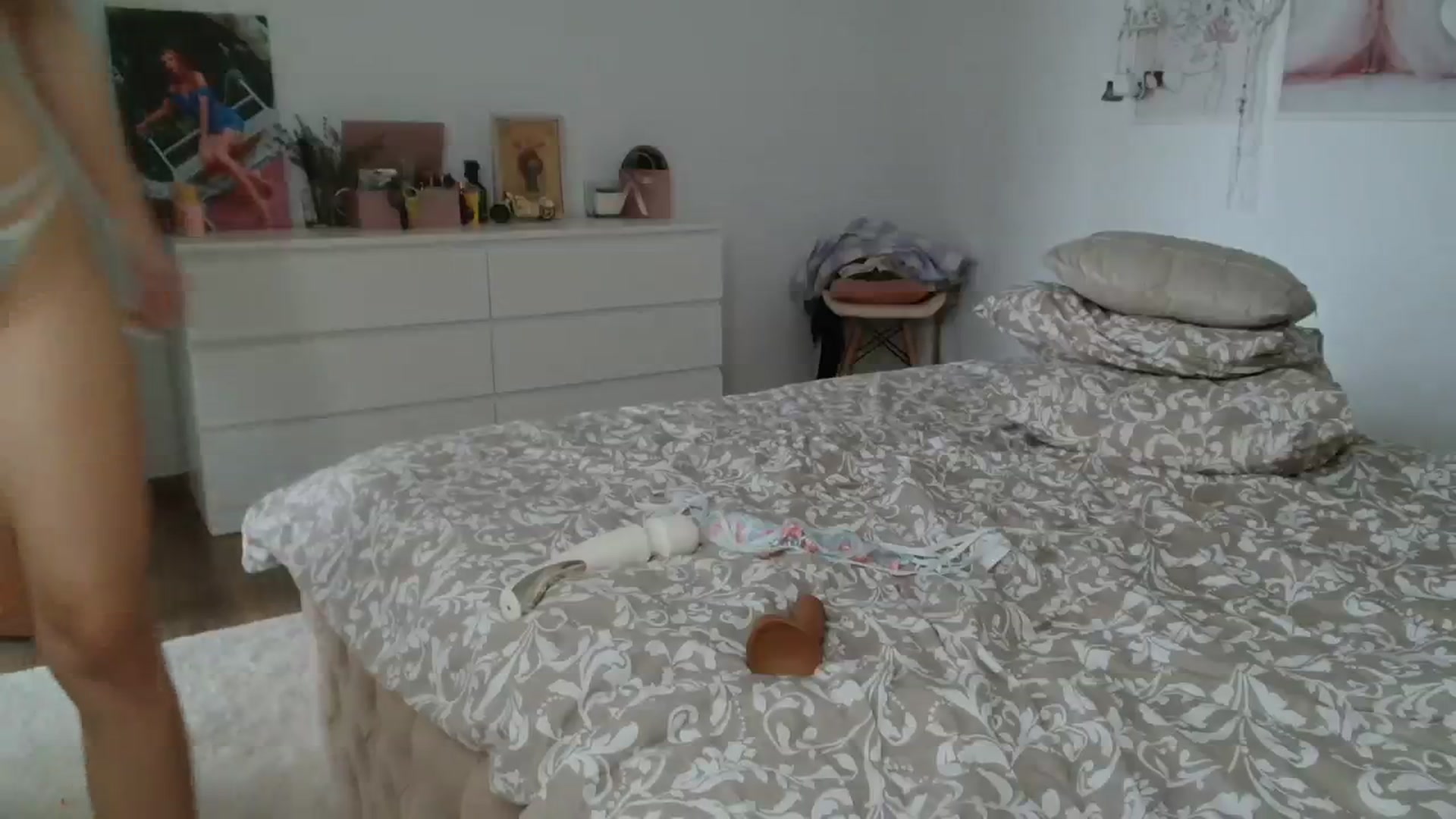 Gallery image thumbnail from Kandy_C's myfreecams stream on, 03/01/2024, 14:33 image 12 of 20