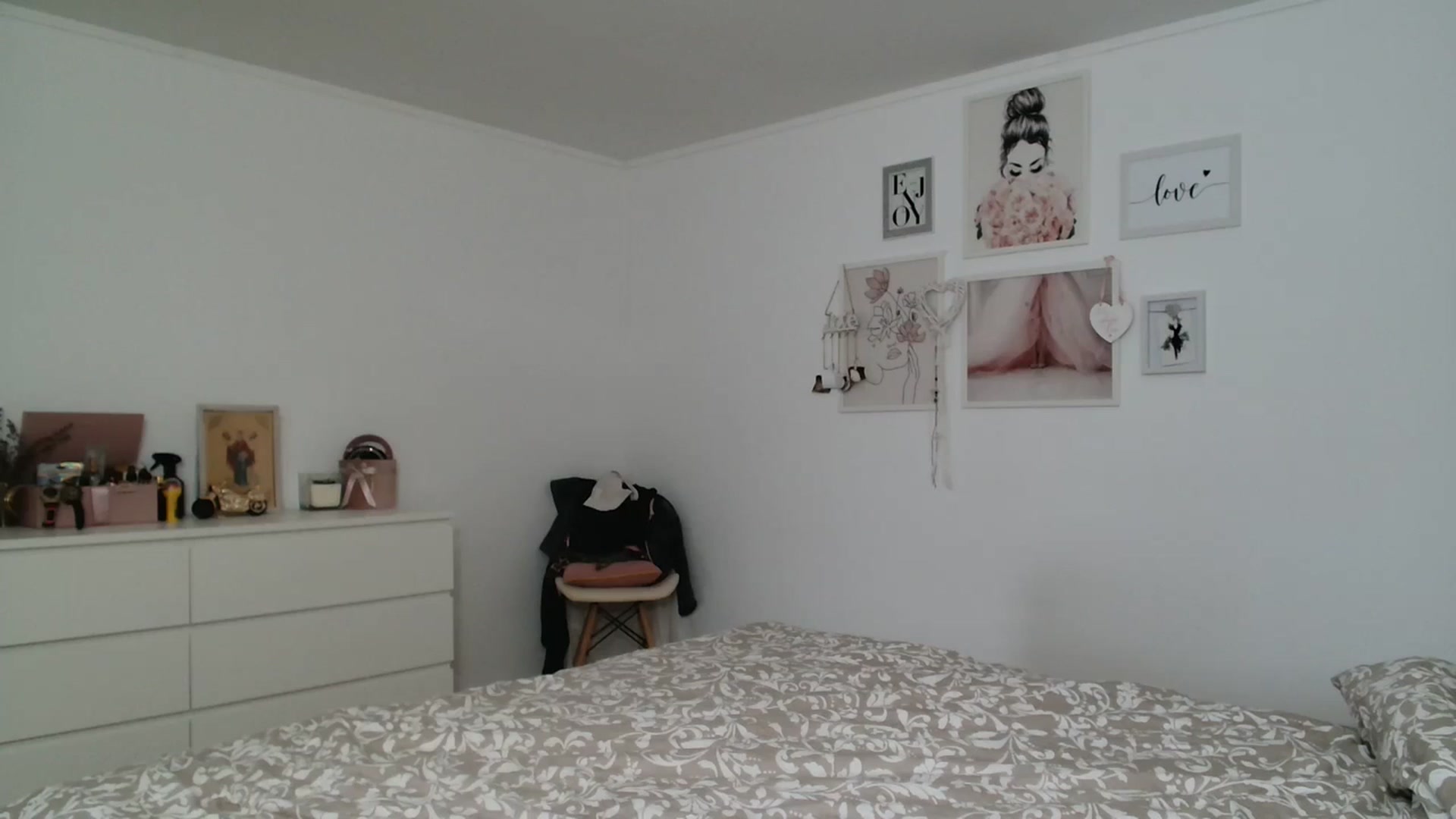 Gallery image thumbnail from Kandy_C's myfreecams stream on, 03/06/2024, 14:33 image 7 of 20