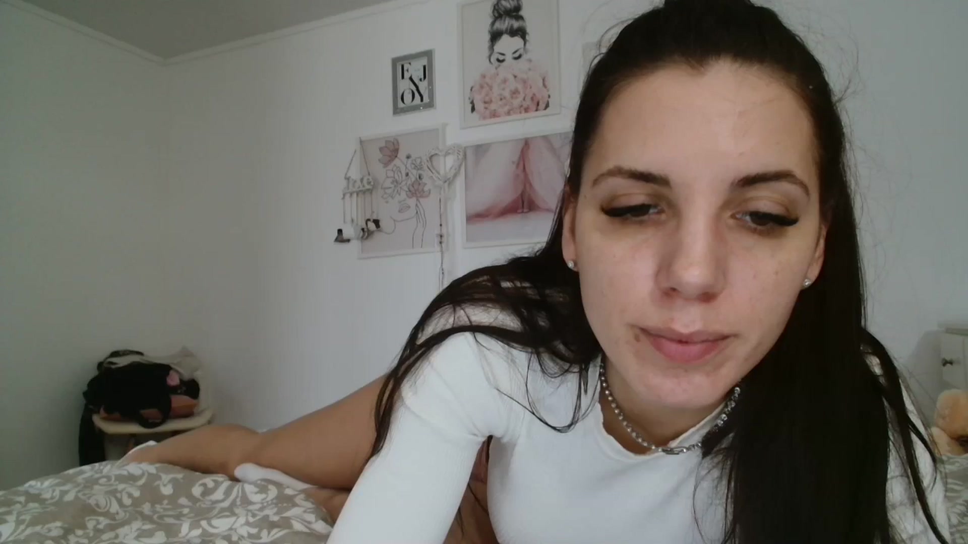 Gallery image thumbnail from Kandy_C's myfreecams stream on, 03/08/2024, 14:17 image 17 of 20
