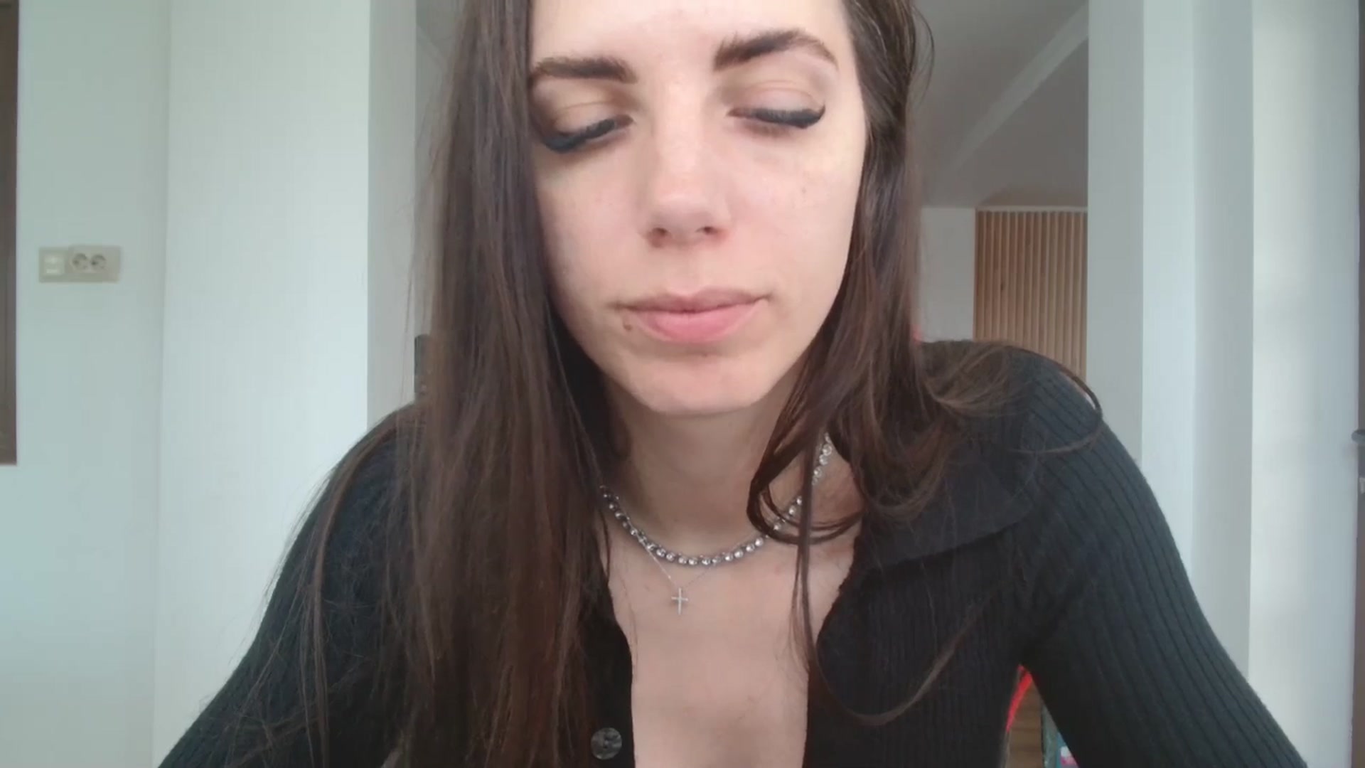 Gallery image thumbnail from Kandy_C's myfreecams stream on, 04/23/2024, 11:19 image 10 of 20
