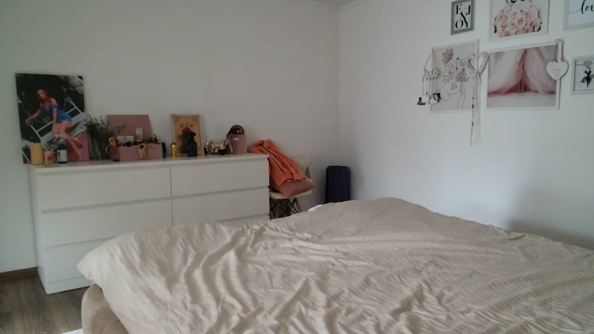 Gallery image thumbnail from Kandy_C's myfreecams stream on, 05/15/2024, 11:50 image 12 of 20