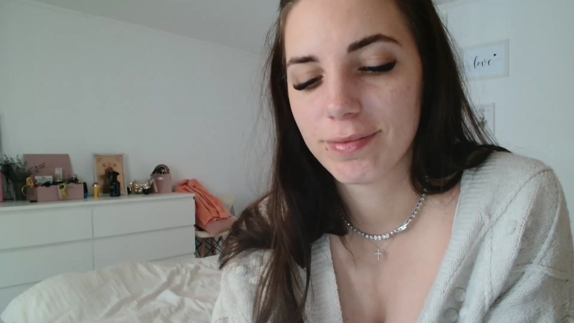 Gallery image thumbnail from Kandy_C's myfreecams stream on, 05/15/2024, 11:50 image 7 of 20