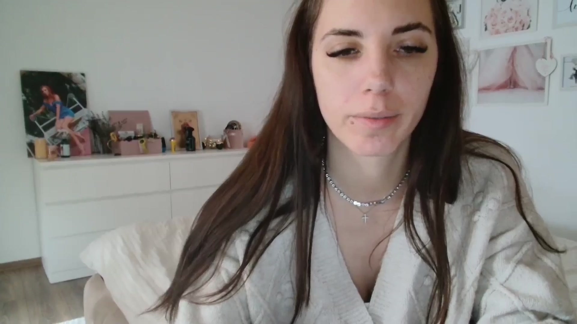 Gallery image thumbnail from Kandy_C's myfreecams stream on, 05/15/2024, 11:50 image 14 of 20