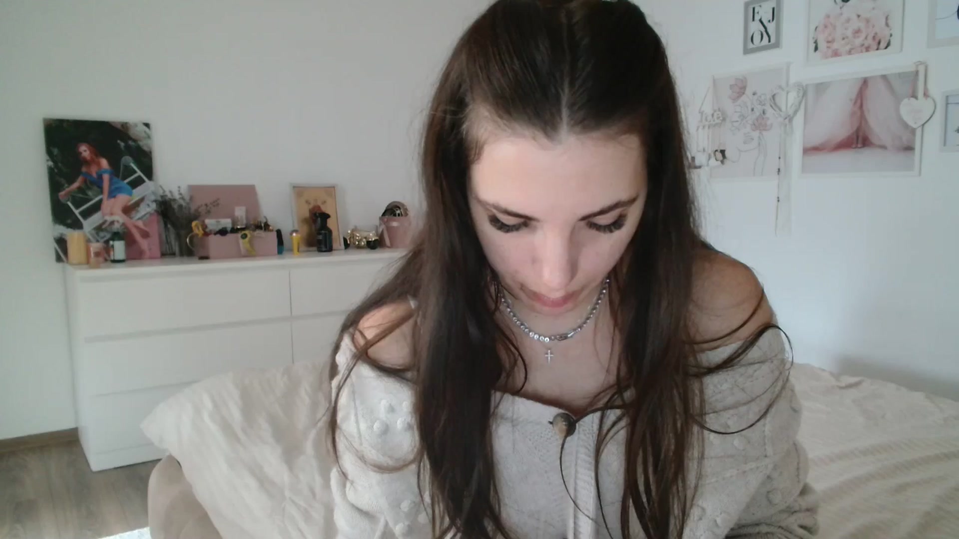 Gallery image thumbnail from Kandy_C's myfreecams stream on, 05/15/2024, 11:50 image 17 of 20