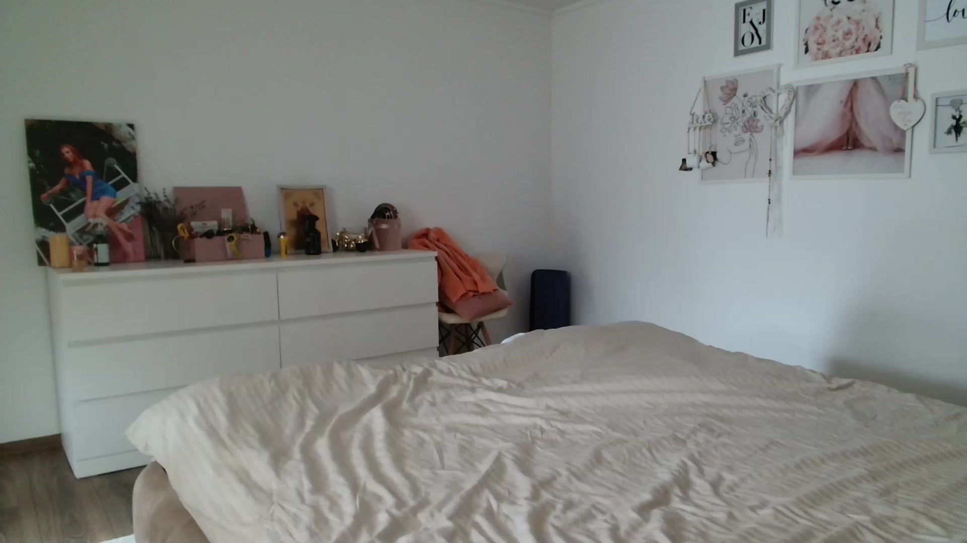 Gallery image thumbnail from Kandy_C's myfreecams stream on, 05/15/2024, 11:50 image 13 of 20