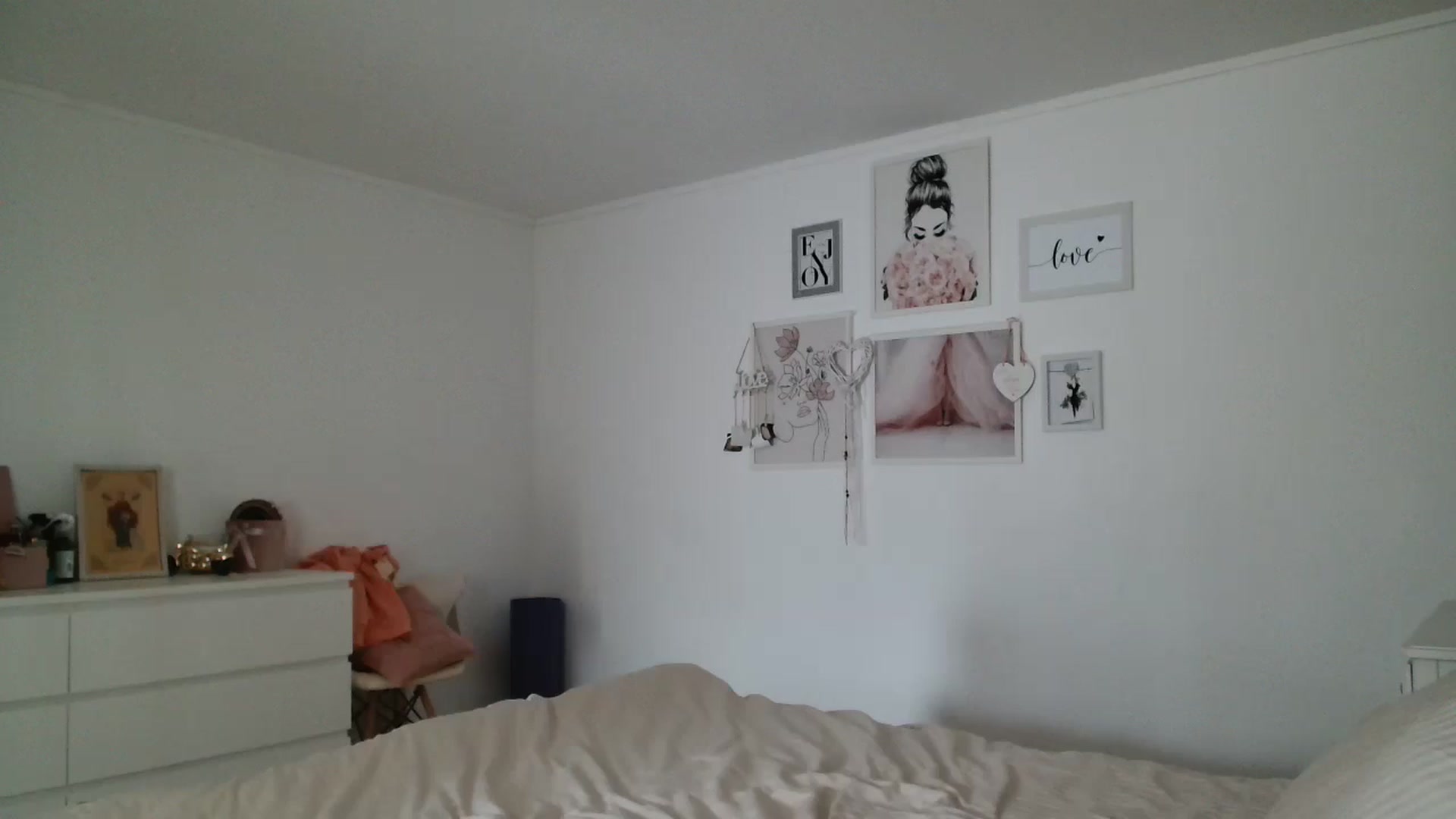 Gallery image thumbnail from Kandy_C's myfreecams stream on, 05/20/2024, 12:07 image 17 of 20