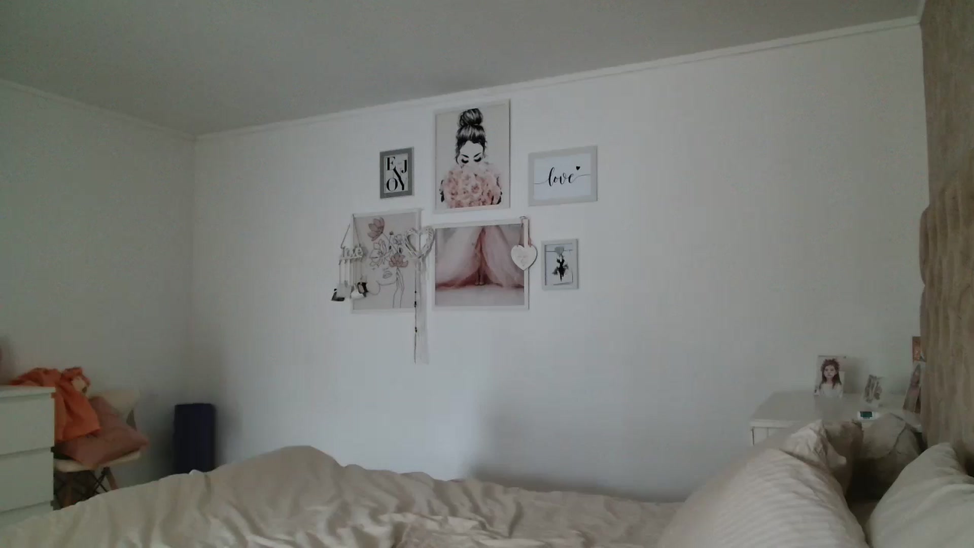 Gallery image thumbnail from Kandy_C's myfreecams stream on, 05/20/2024, 12:07 image 10 of 20