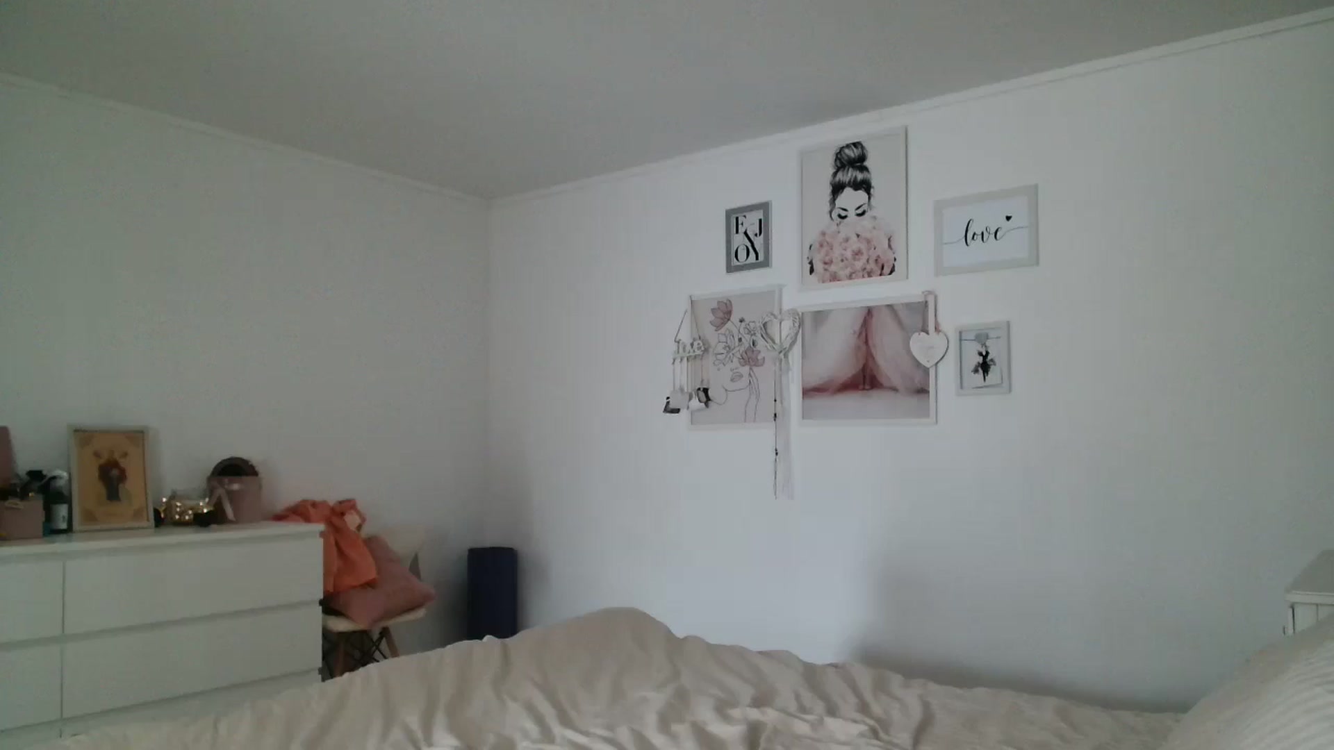 Gallery image thumbnail from Kandy_C's myfreecams stream on, 05/20/2024, 12:07 image 14 of 20