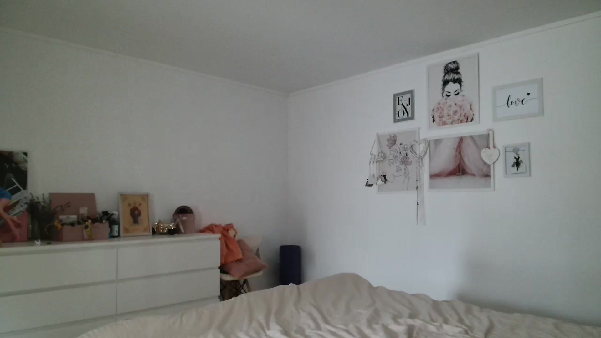 Gallery image thumbnail from Kandy_C's myfreecams stream on, 05/20/2024, 12:07 image 3 of 20