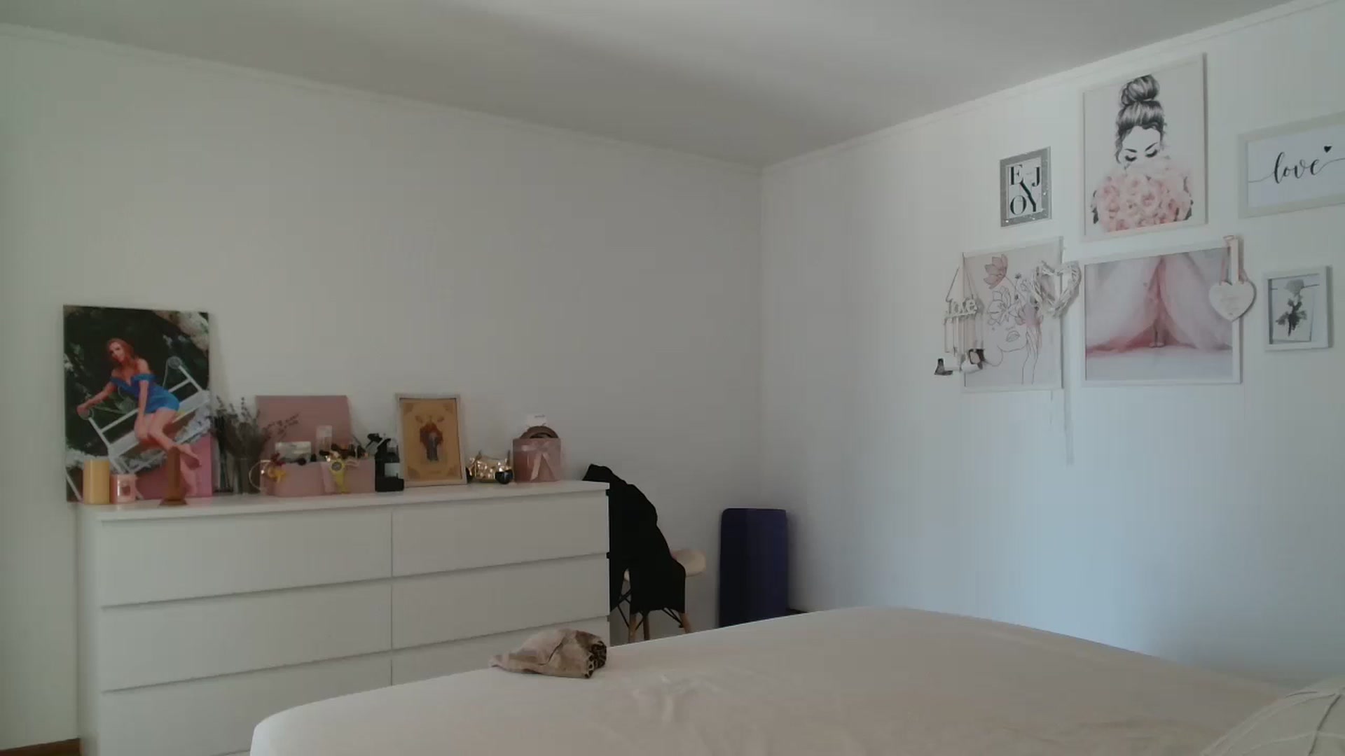 Gallery image thumbnail from Kandy_C's myfreecams stream on, 05/24/2024, 12:26 image 2 of 20