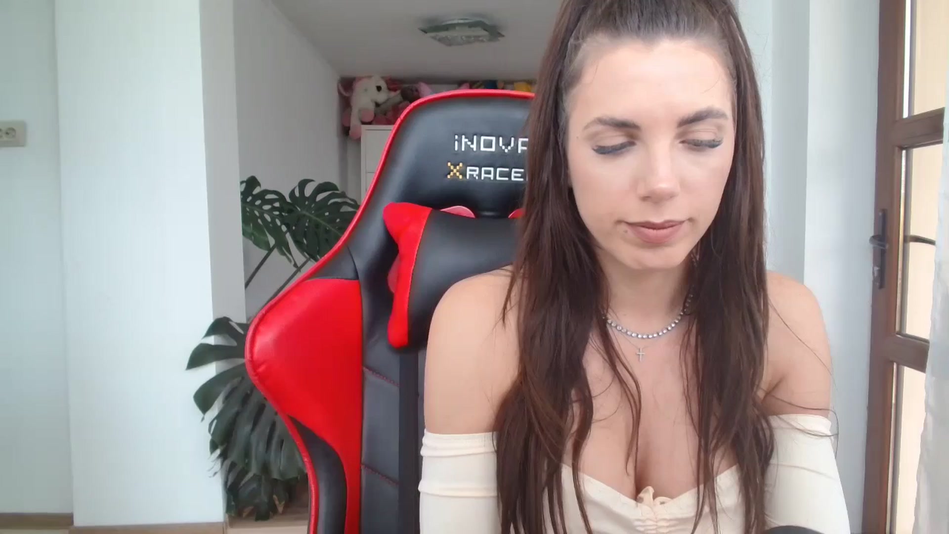 Gallery image thumbnail from Kandy_C's myfreecams stream on, 05/29/2024, 13:04 image 13 of 20
