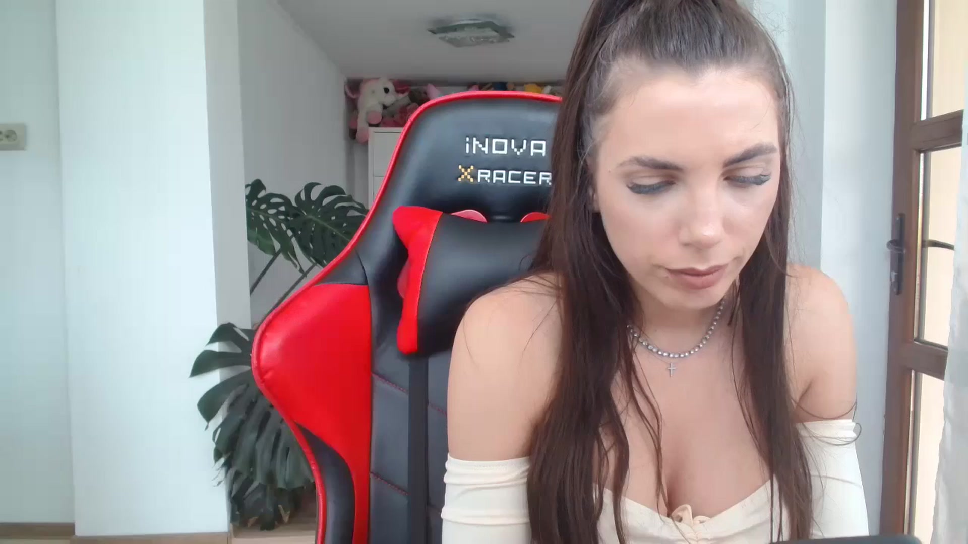 Gallery image thumbnail from Kandy_C's myfreecams stream on, 05/29/2024, 13:04 image 12 of 20