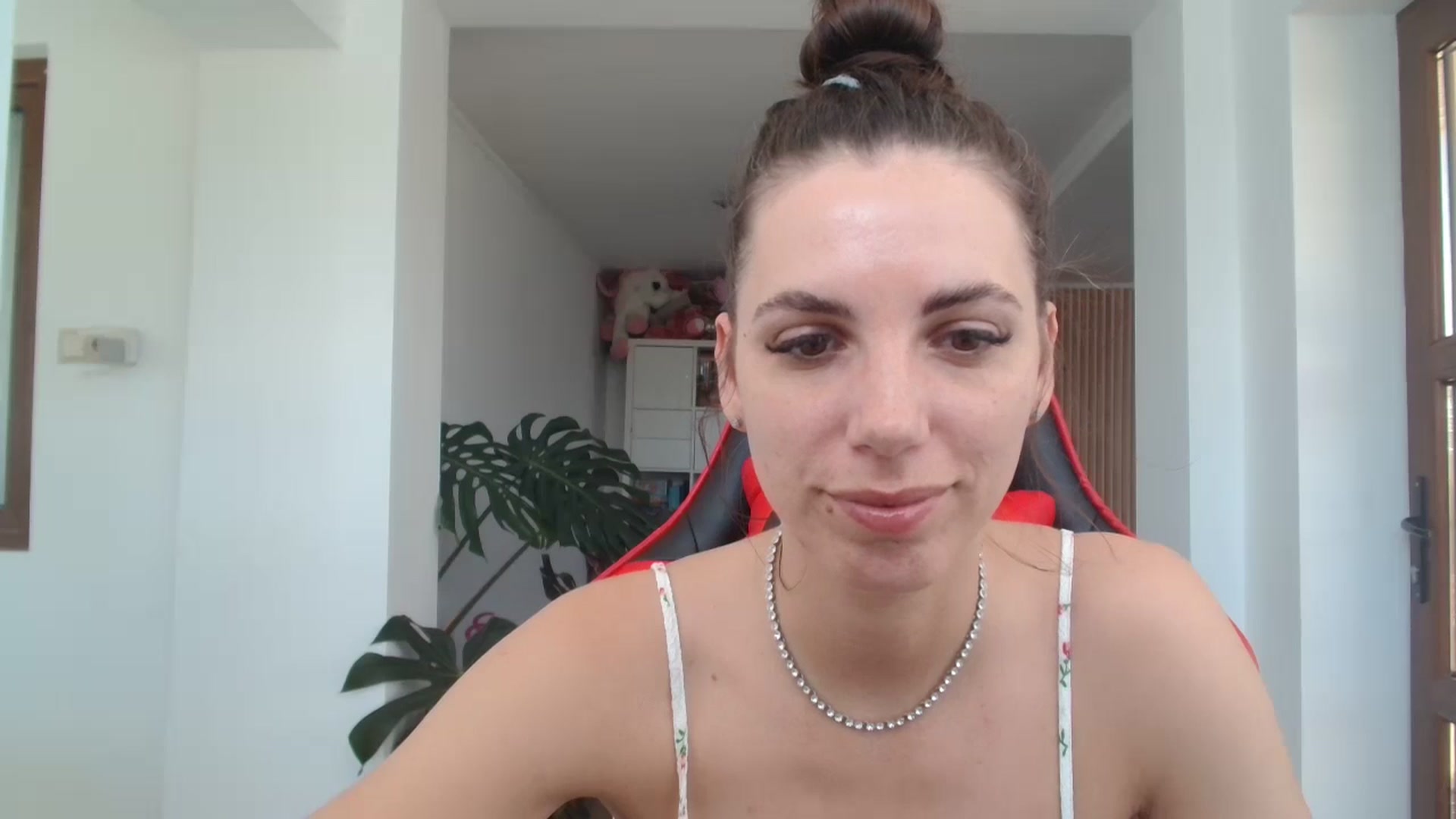 Gallery image thumbnail from Kandy_C's myfreecams stream on, 06/06/2024, 13:27 image 16 of 20