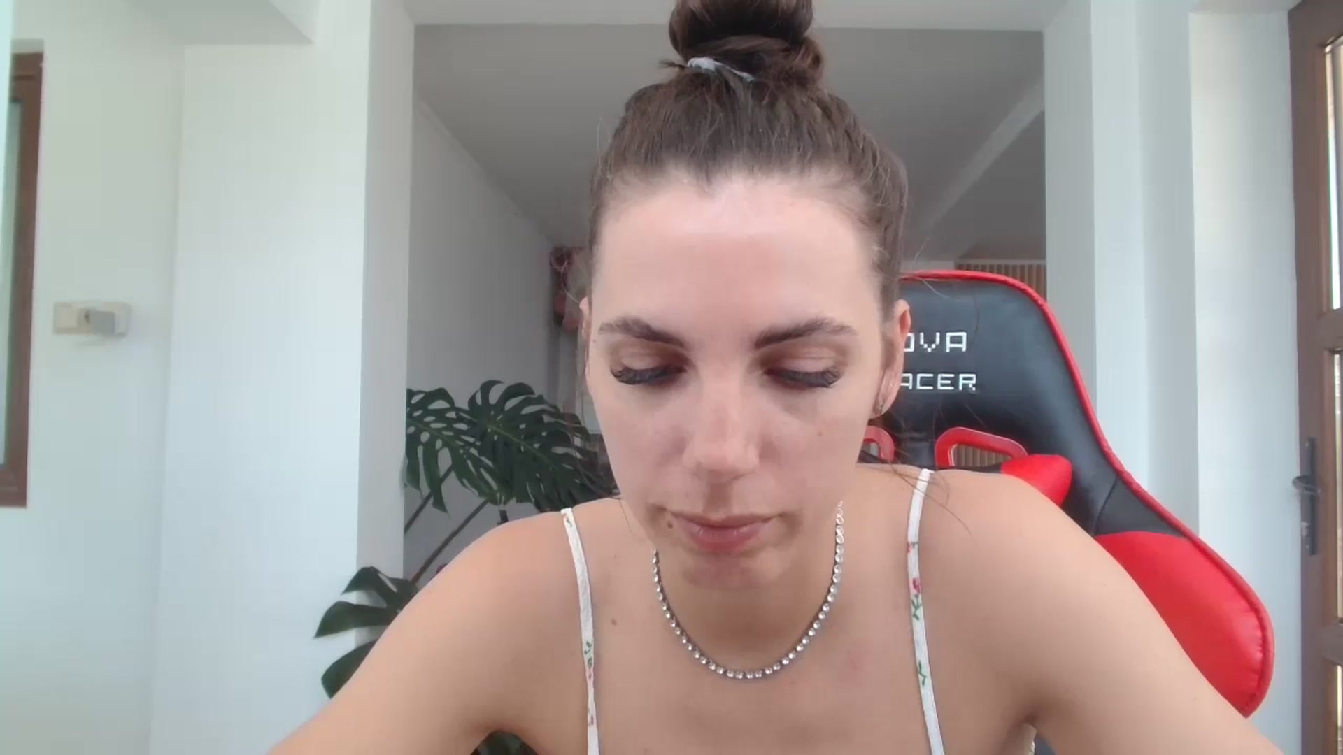 Gallery image thumbnail from Kandy_C's myfreecams stream on, 06/06/2024, 13:27 image 12 of 20