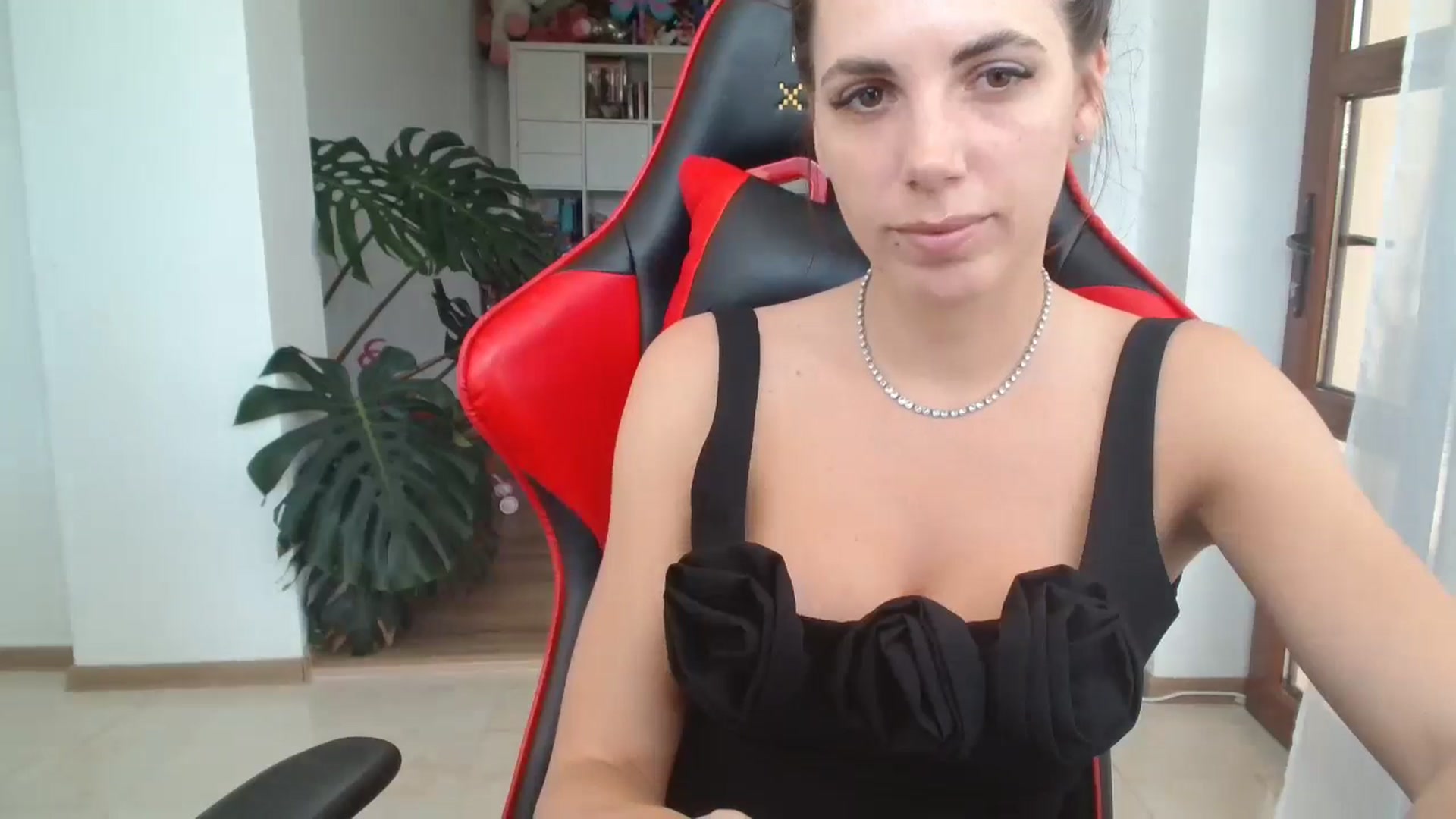 Gallery image thumbnail from Kandy_C's myfreecams stream on, 06/07/2024, 11:51 image 16 of 20