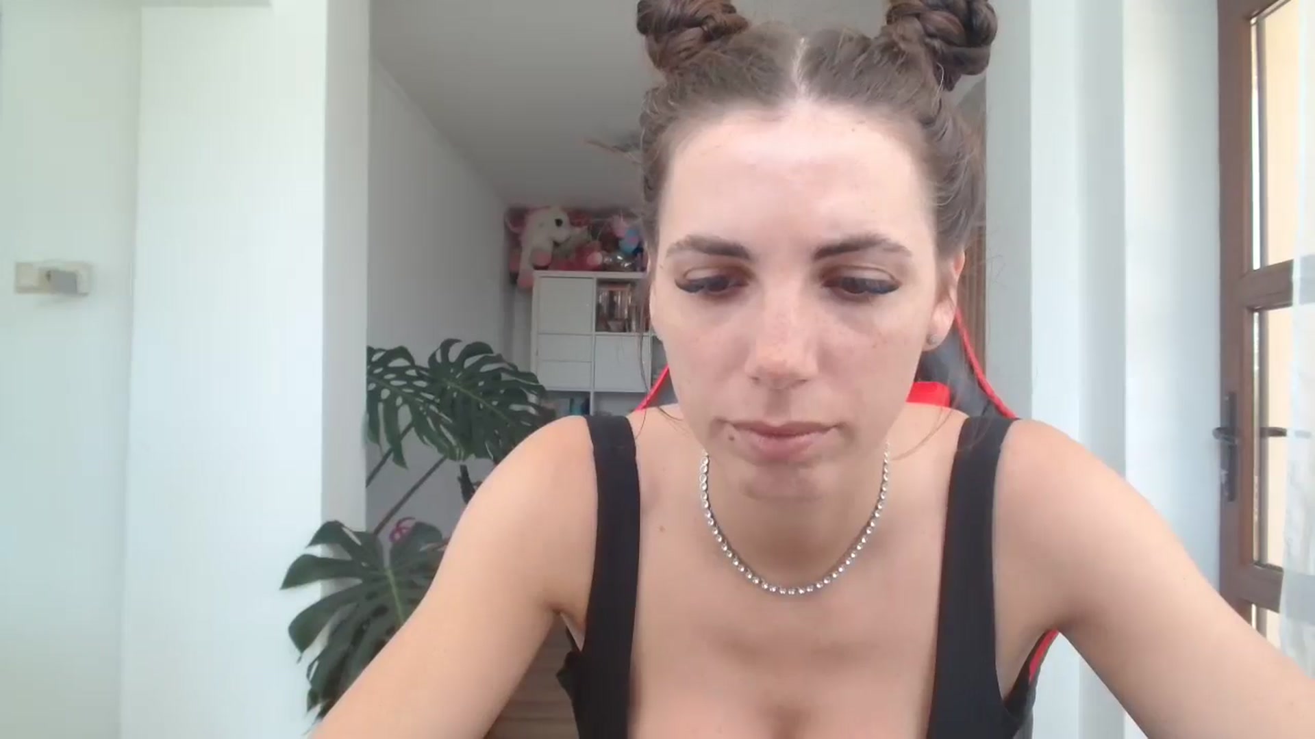 Gallery image thumbnail from Kandy_C's myfreecams stream on, 06/07/2024, 11:51 image 14 of 20