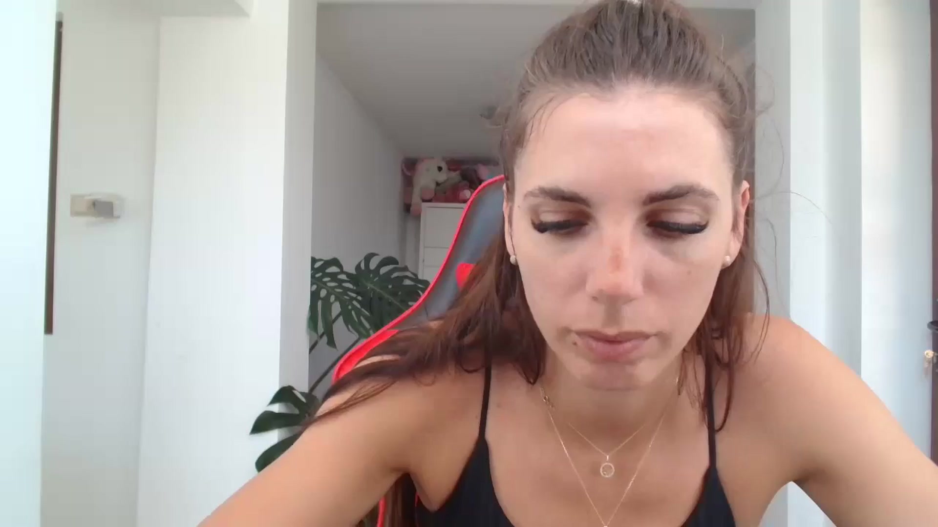 Gallery image thumbnail from Kandy_C's myfreecams stream on, 06/19/2024, 10:28 image 12 of 20