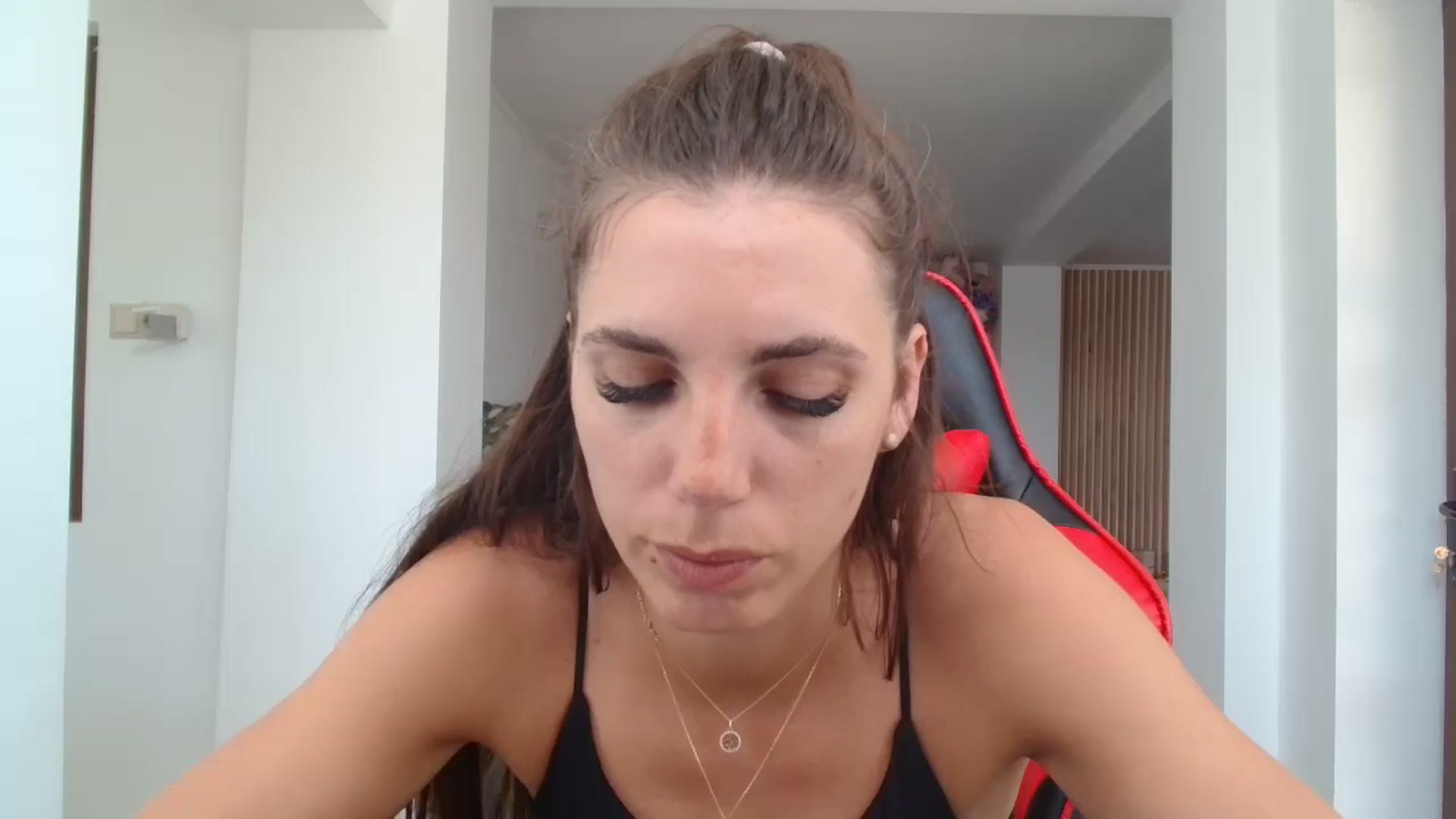 Gallery image thumbnail from Kandy_C's myfreecams stream on, 06/19/2024, 10:28 image 9 of 20