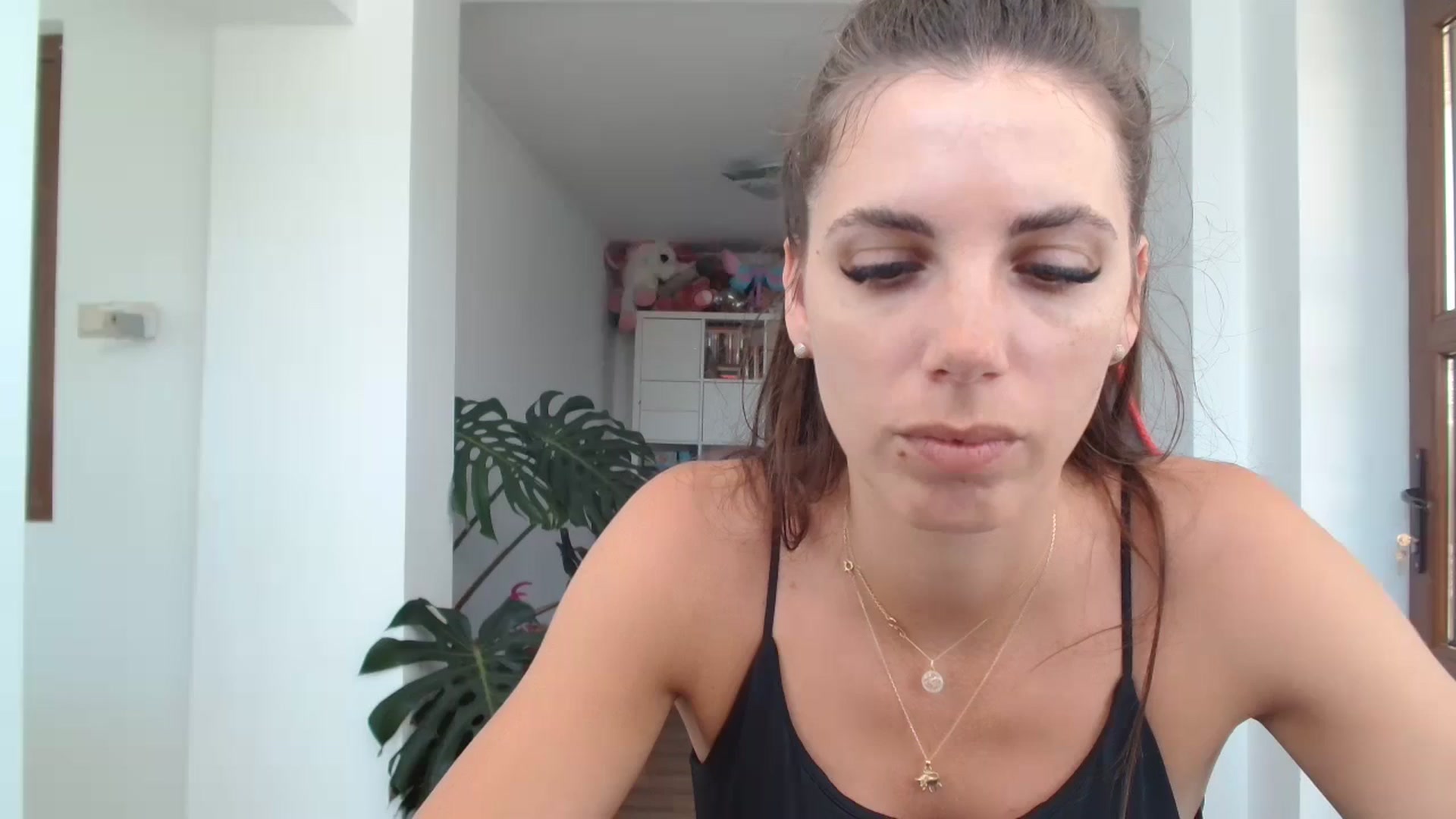 Gallery image thumbnail from Kandy_C's myfreecams stream on, 06/19/2024, 10:47 image 3 of 20