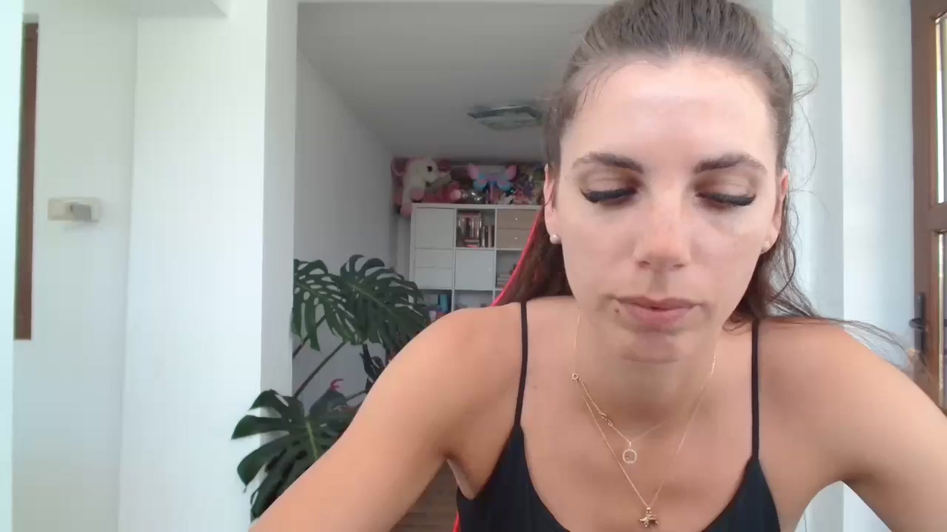 Gallery image thumbnail from Kandy_C's myfreecams stream on, 06/19/2024, 10:47 image 12 of 20