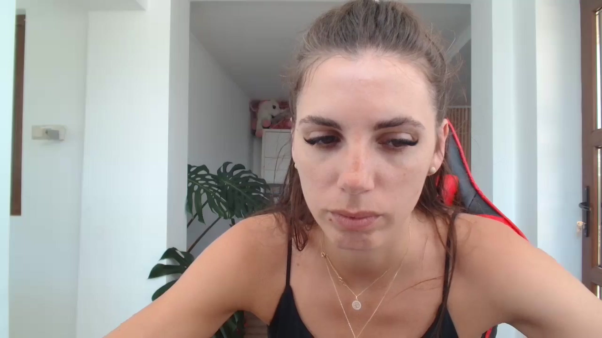 Gallery image thumbnail from Kandy_C's myfreecams stream on, 06/19/2024, 10:47 image 6 of 20