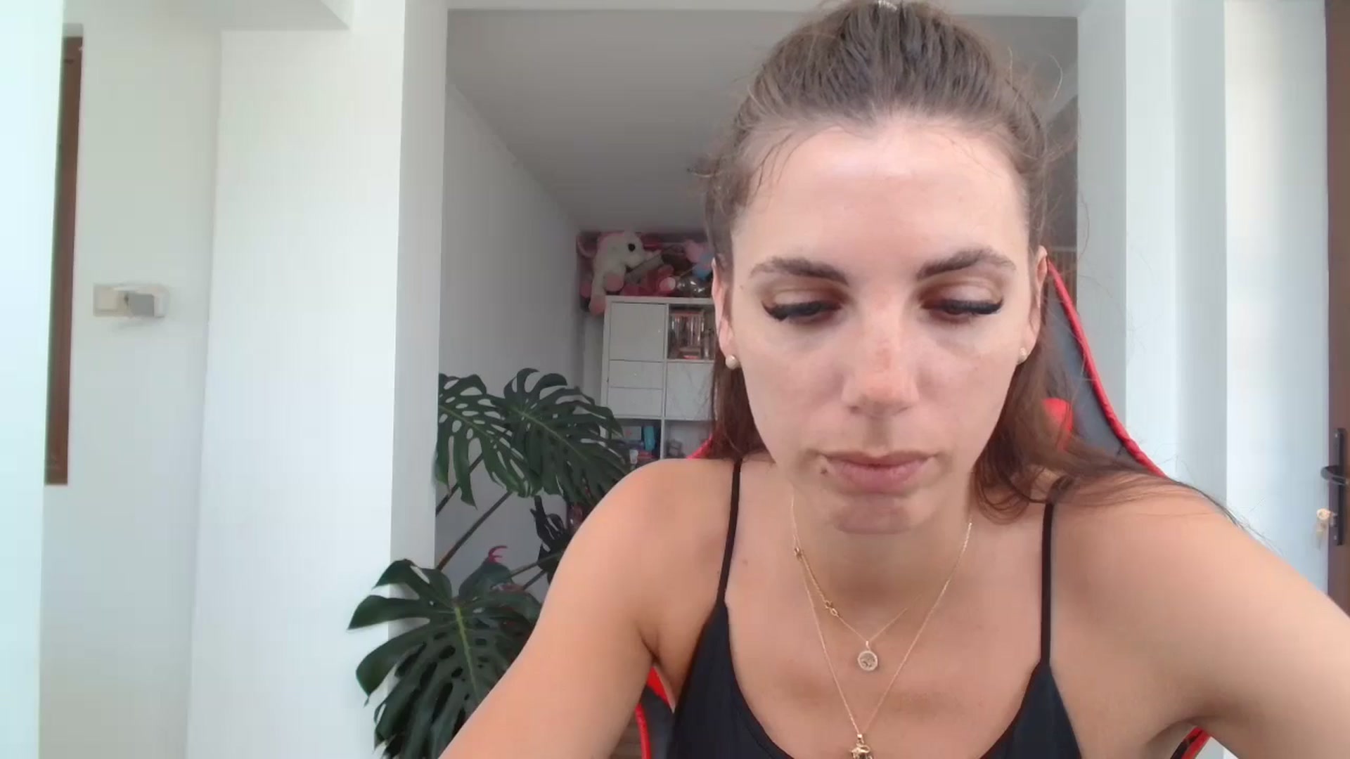 Gallery image thumbnail from Kandy_C's myfreecams stream on, 06/19/2024, 10:47 image 15 of 20