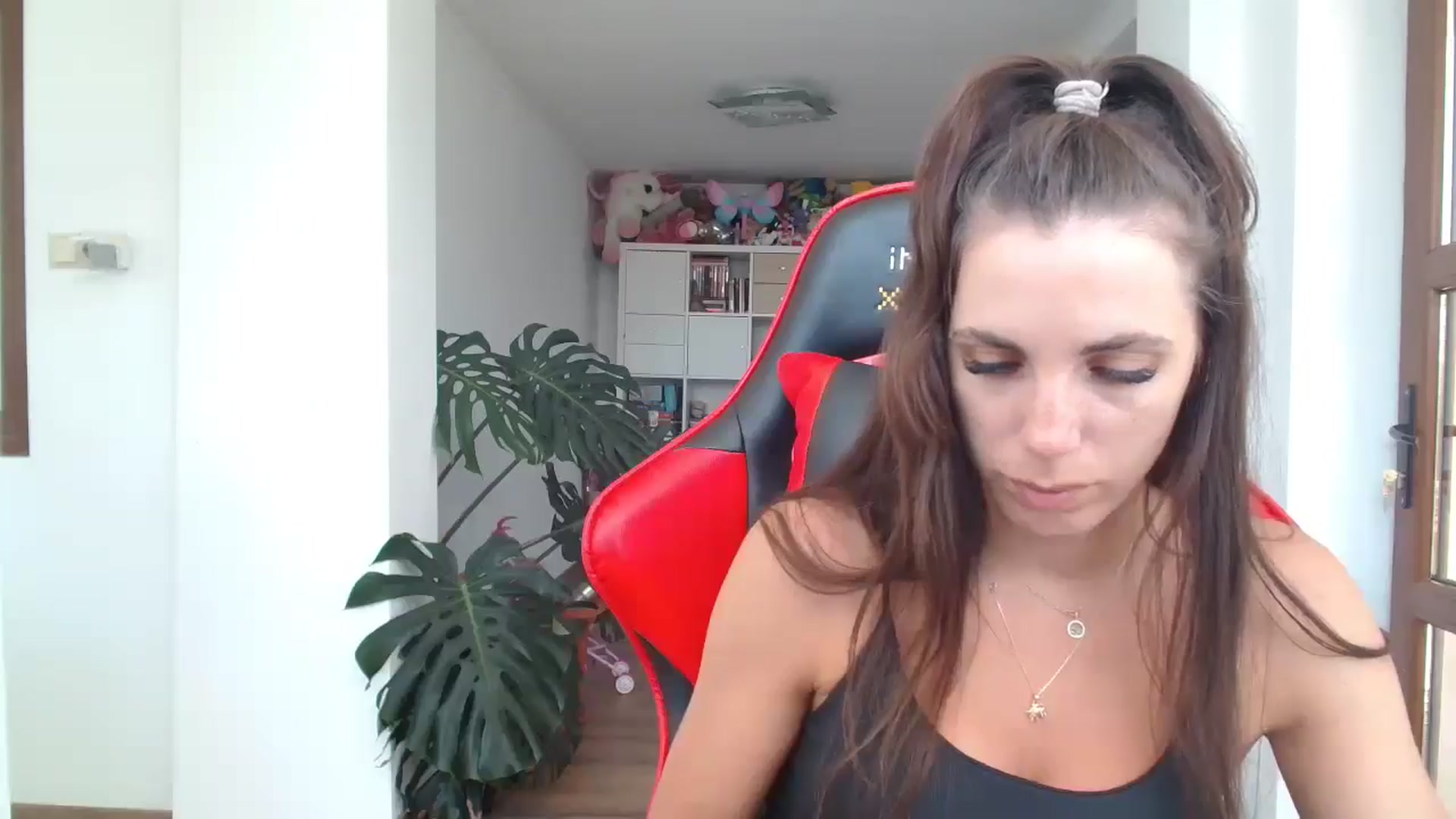 Gallery image thumbnail from Kandy_C's myfreecams stream on, 06/19/2024, 11:40 image 19 of 20