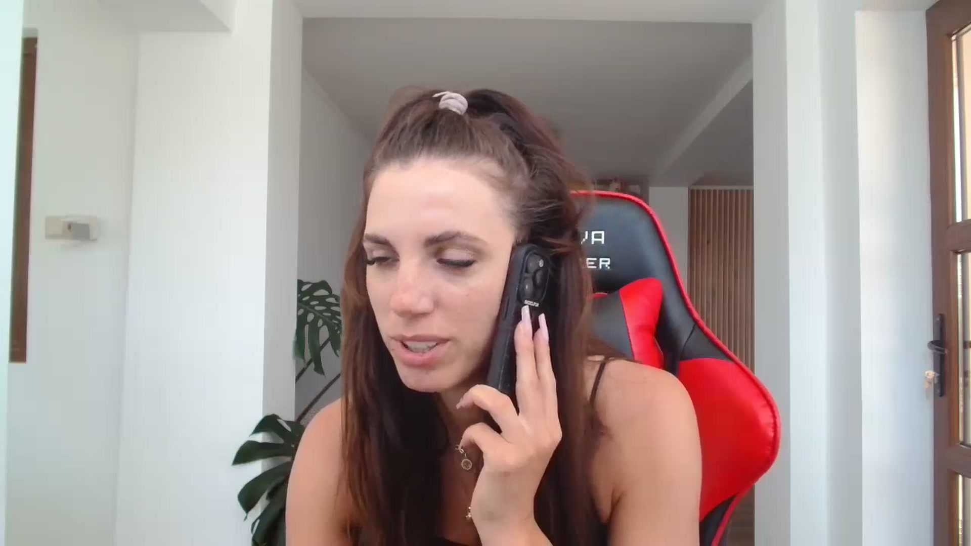 Gallery image thumbnail from Kandy_C's myfreecams stream on, 06/19/2024, 11:40 image 9 of 20