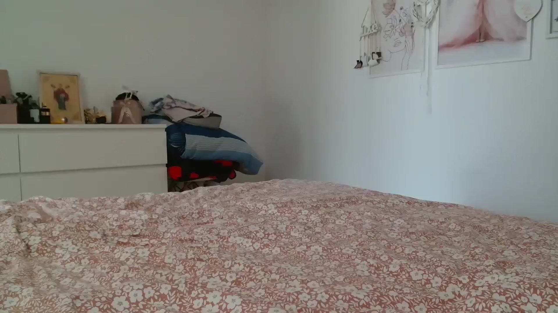 Gallery image thumbnail from Kandy_C's myfreecams stream on, 06/26/2024, 13:32 image 12 of 20